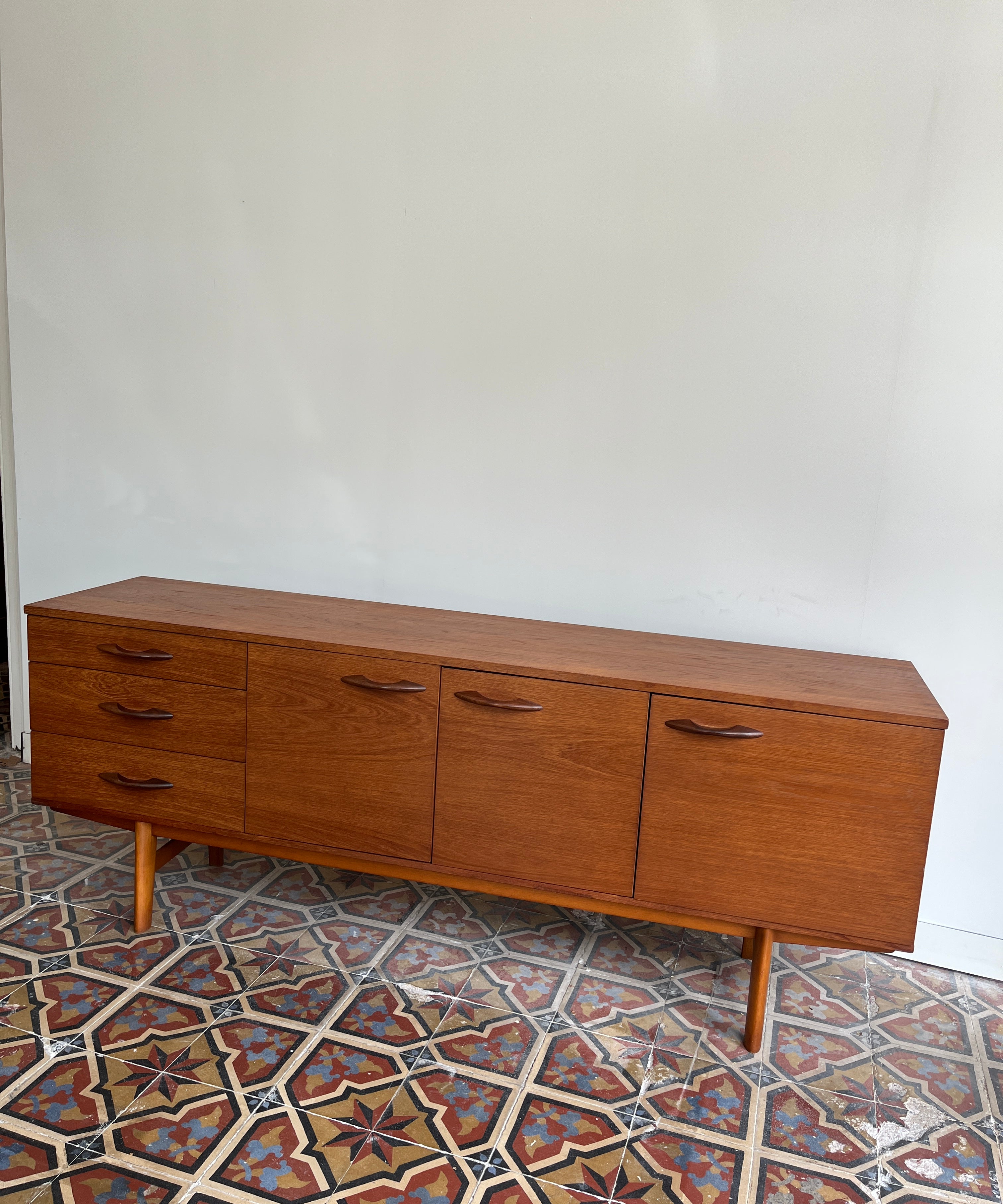 Avalon_Teak_Sideboard,_British_Mid_Century_Modern,_1960s