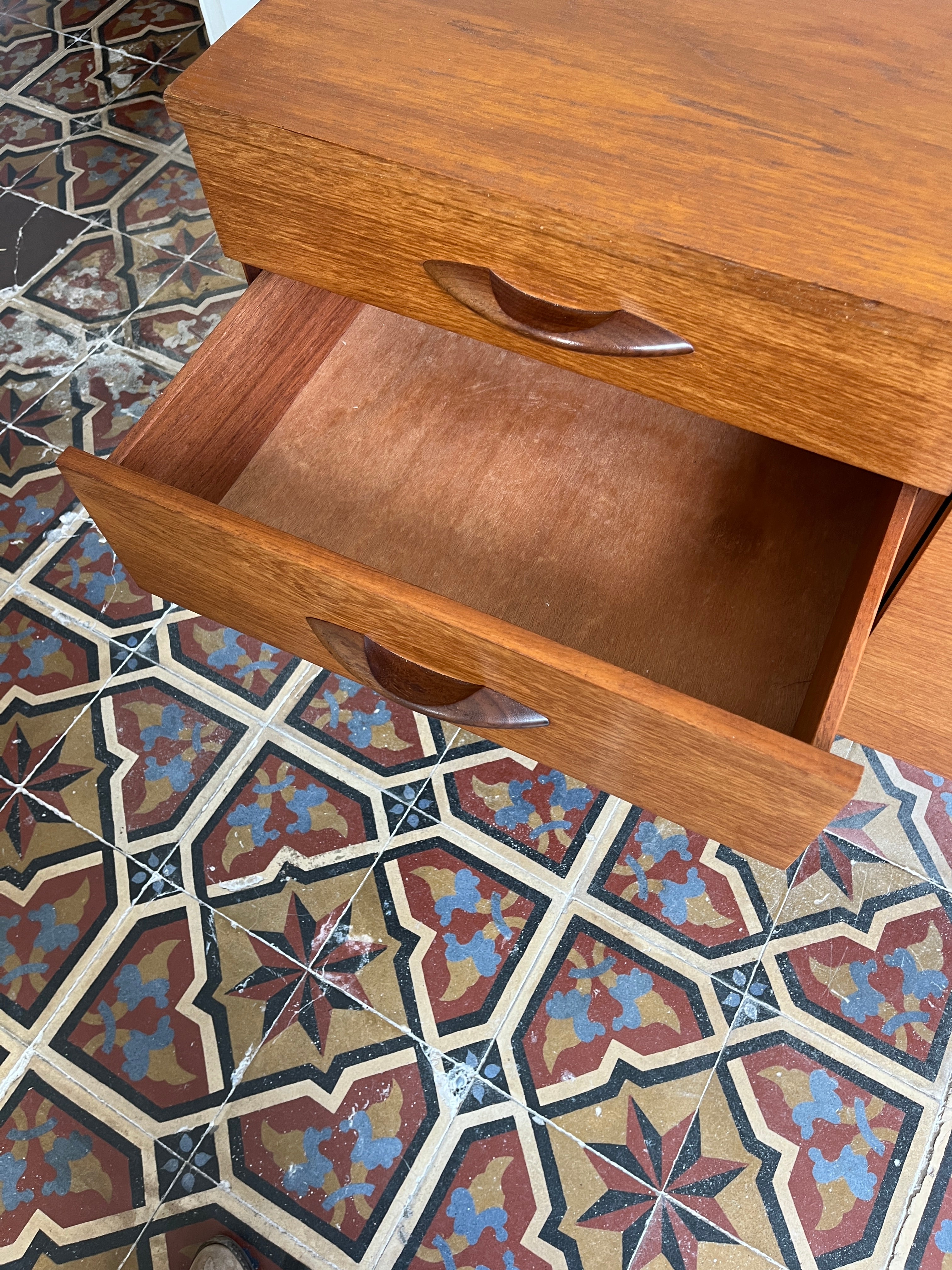 Avalon_Teak_Sideboard,_British_Mid_Century_Modern,_1960s