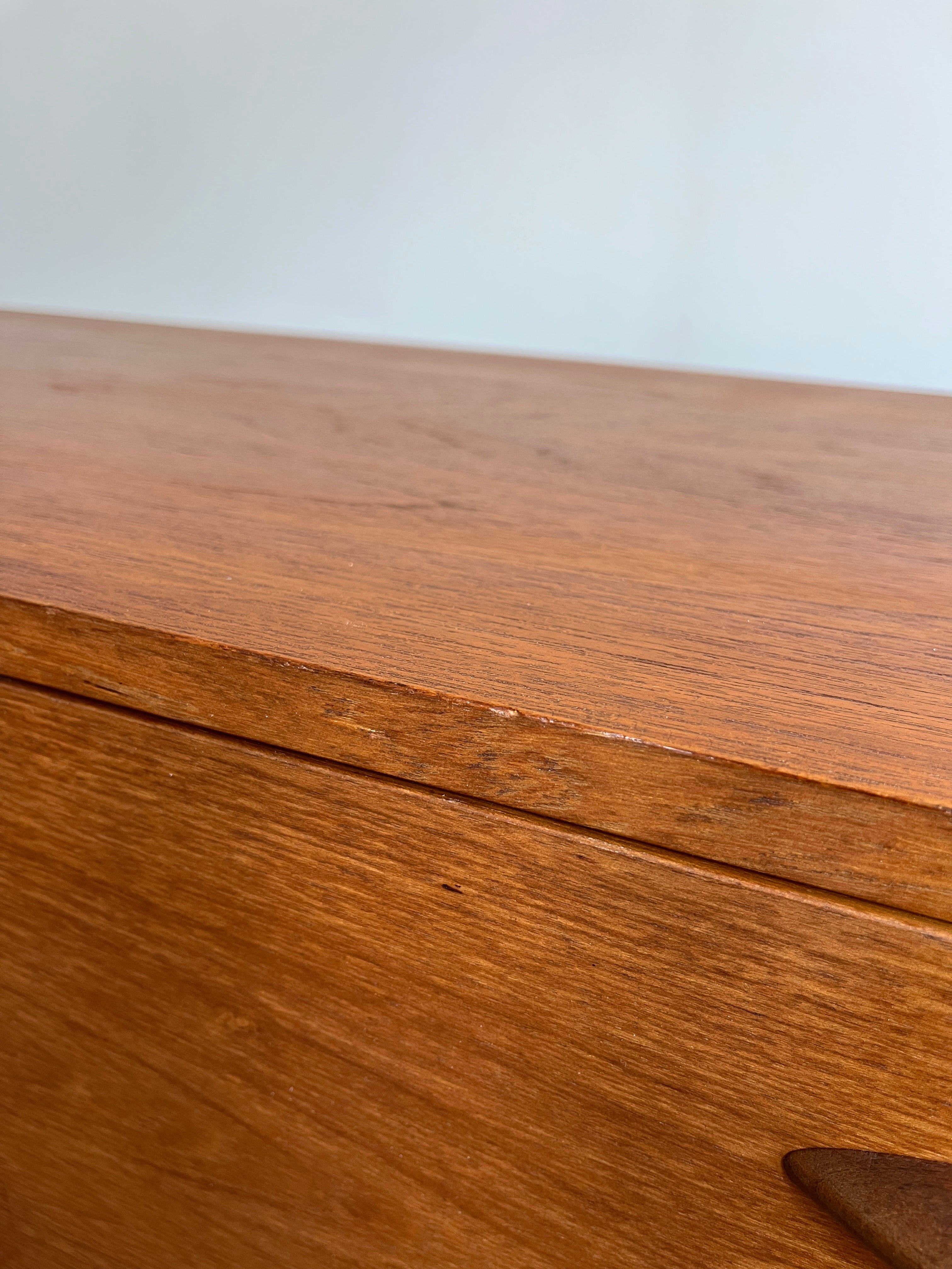 Avalon_Teak_Sideboard,_British_Mid_Century_Modern,_1960s