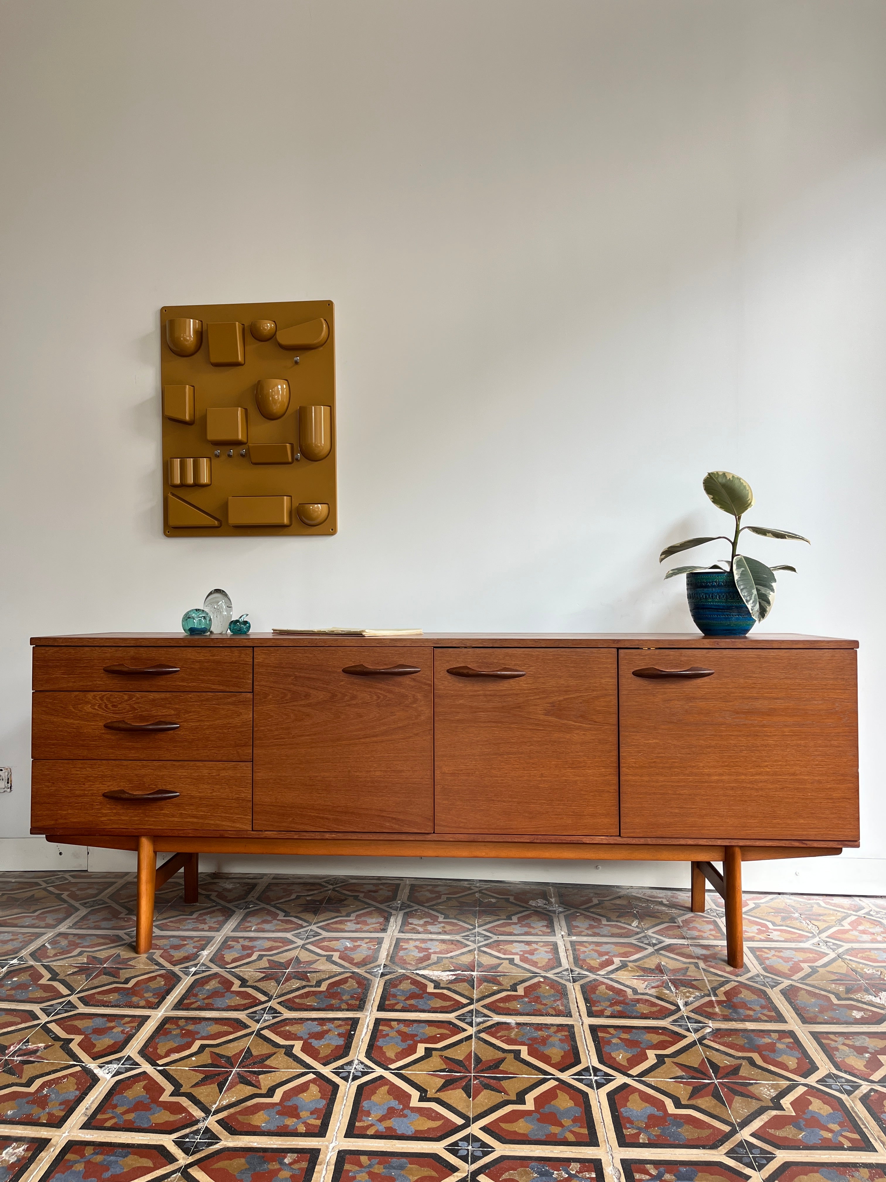 Avalon_Teak_Sideboard,_British_Mid_Century_Modern,_1960s