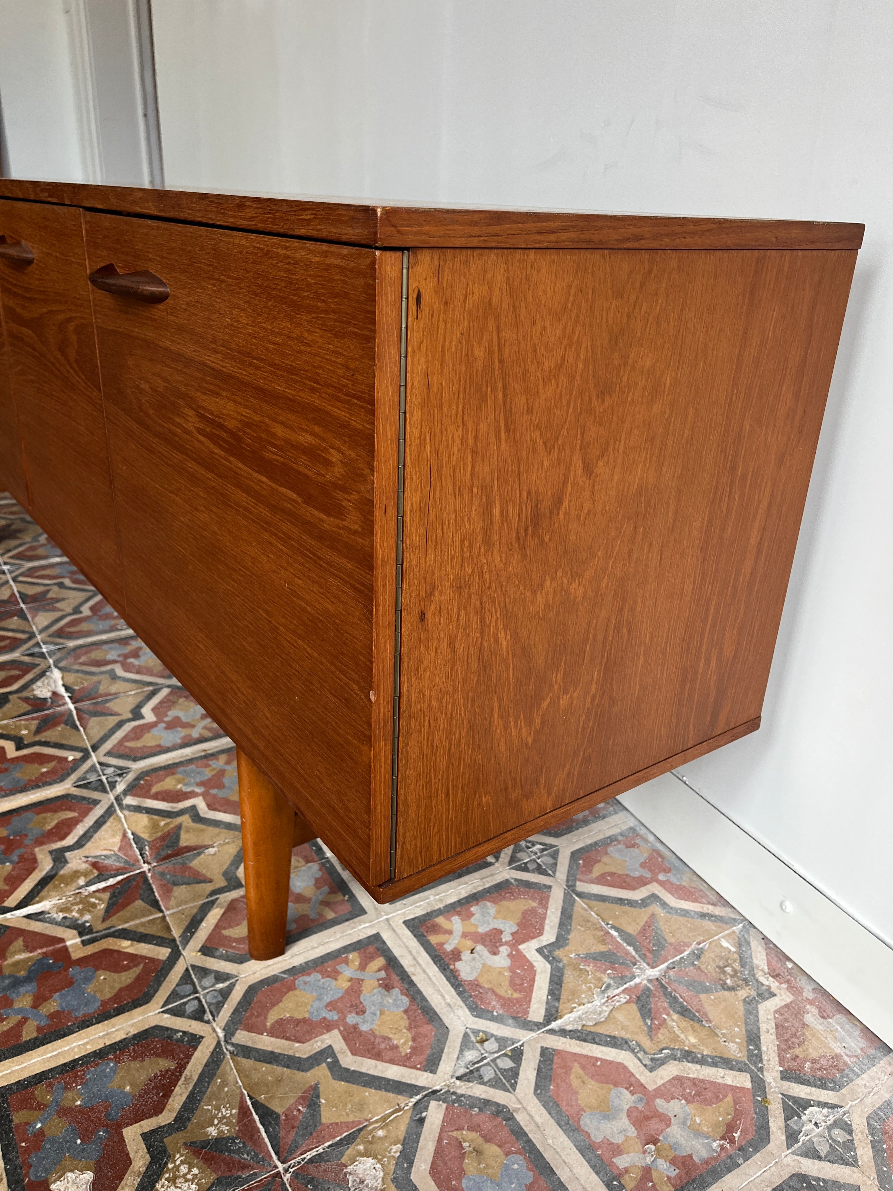 Avalon_Teak_Sideboard,_British_Mid_Century_Modern,_1960s