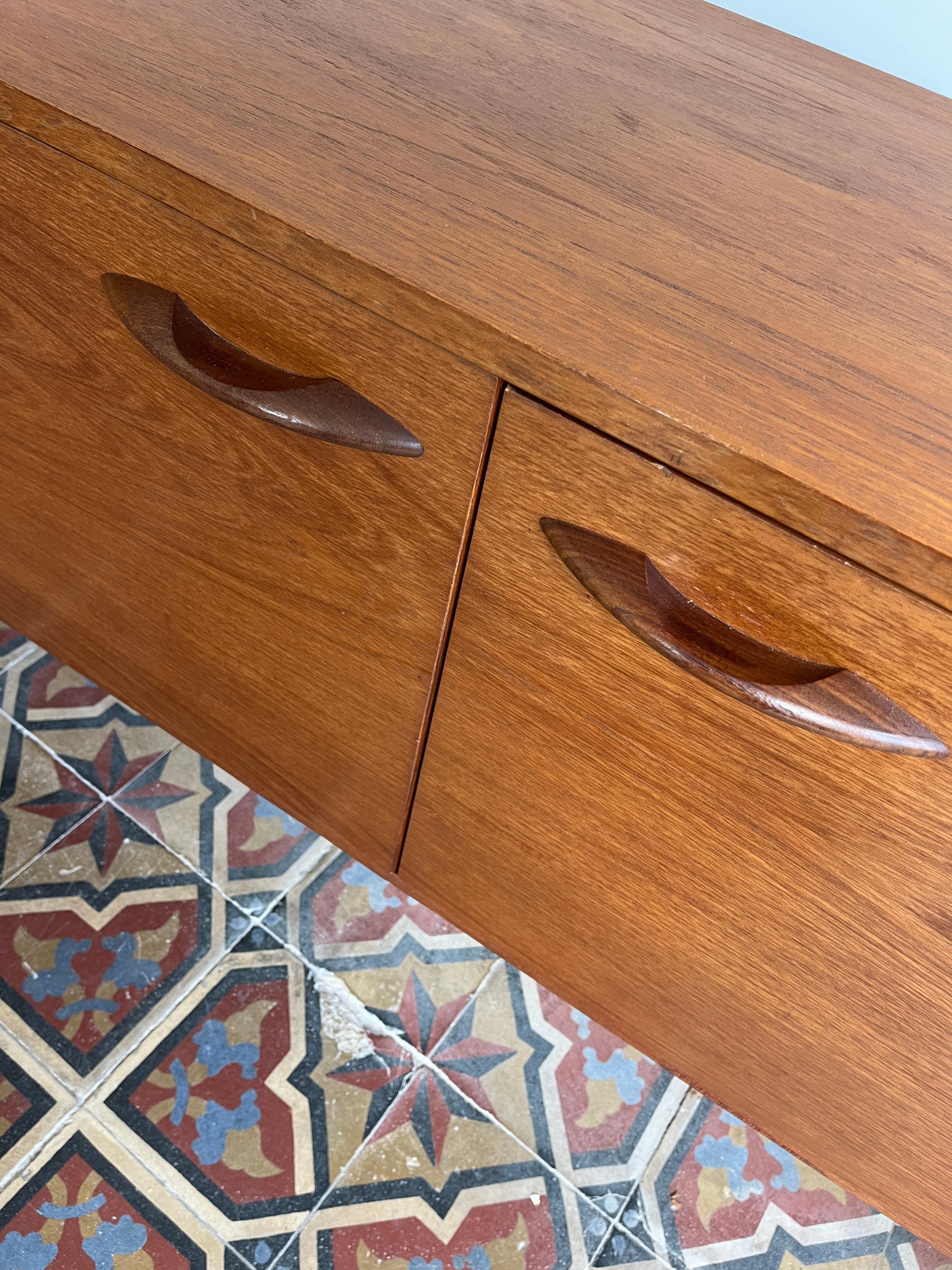 Avalon_Teak_Sideboard,_British_Mid_Century_Modern,_1960s