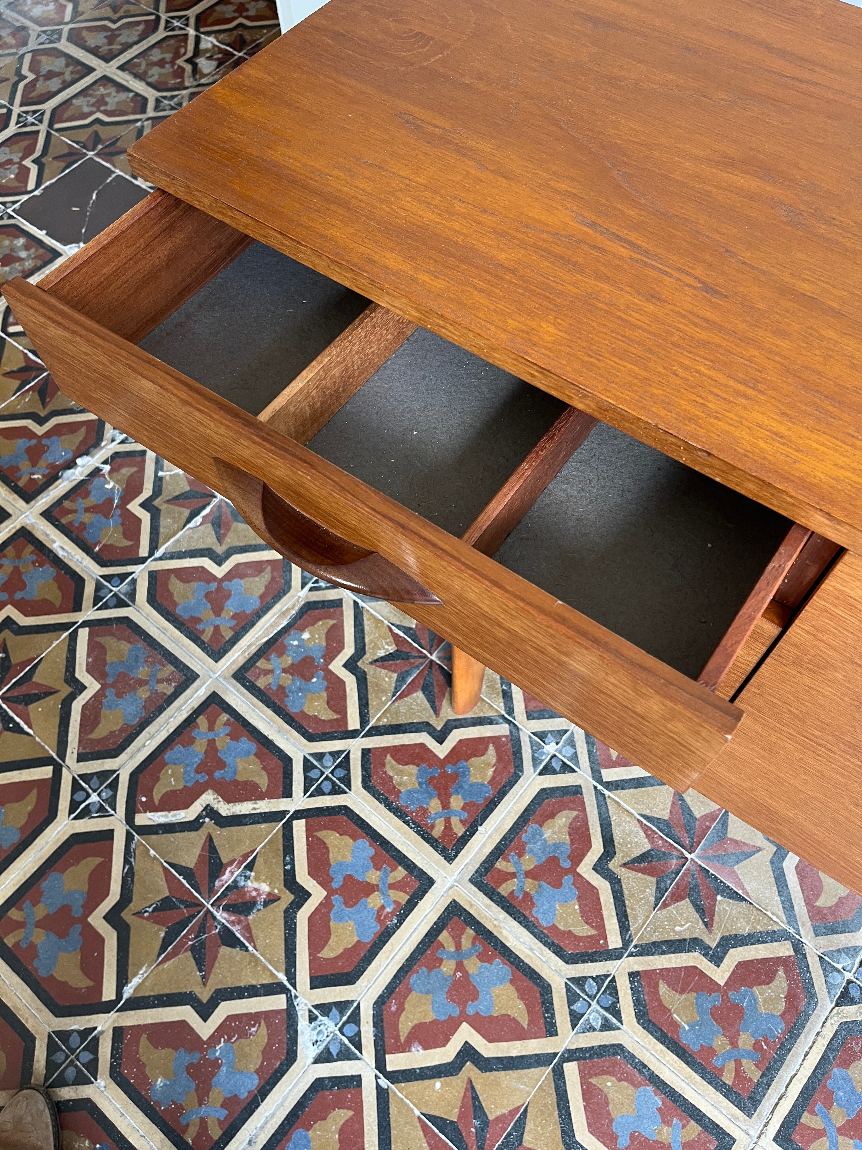 Avalon_Teak_Sideboard,_British_Mid_Century_Modern,_1960s