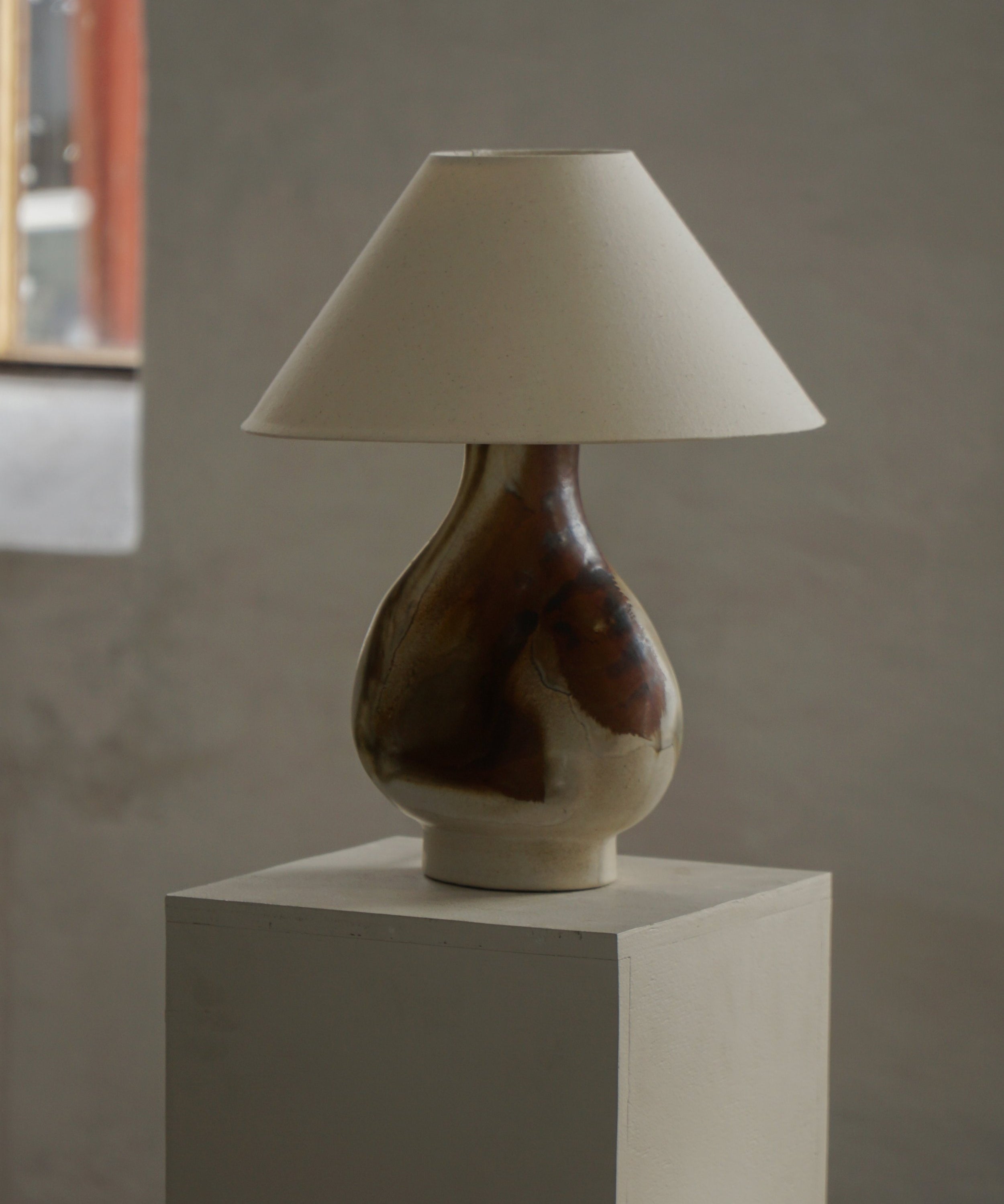 Axella_Stentøj_Sculptural_Stoneware_Table_Lamp,_Denmark