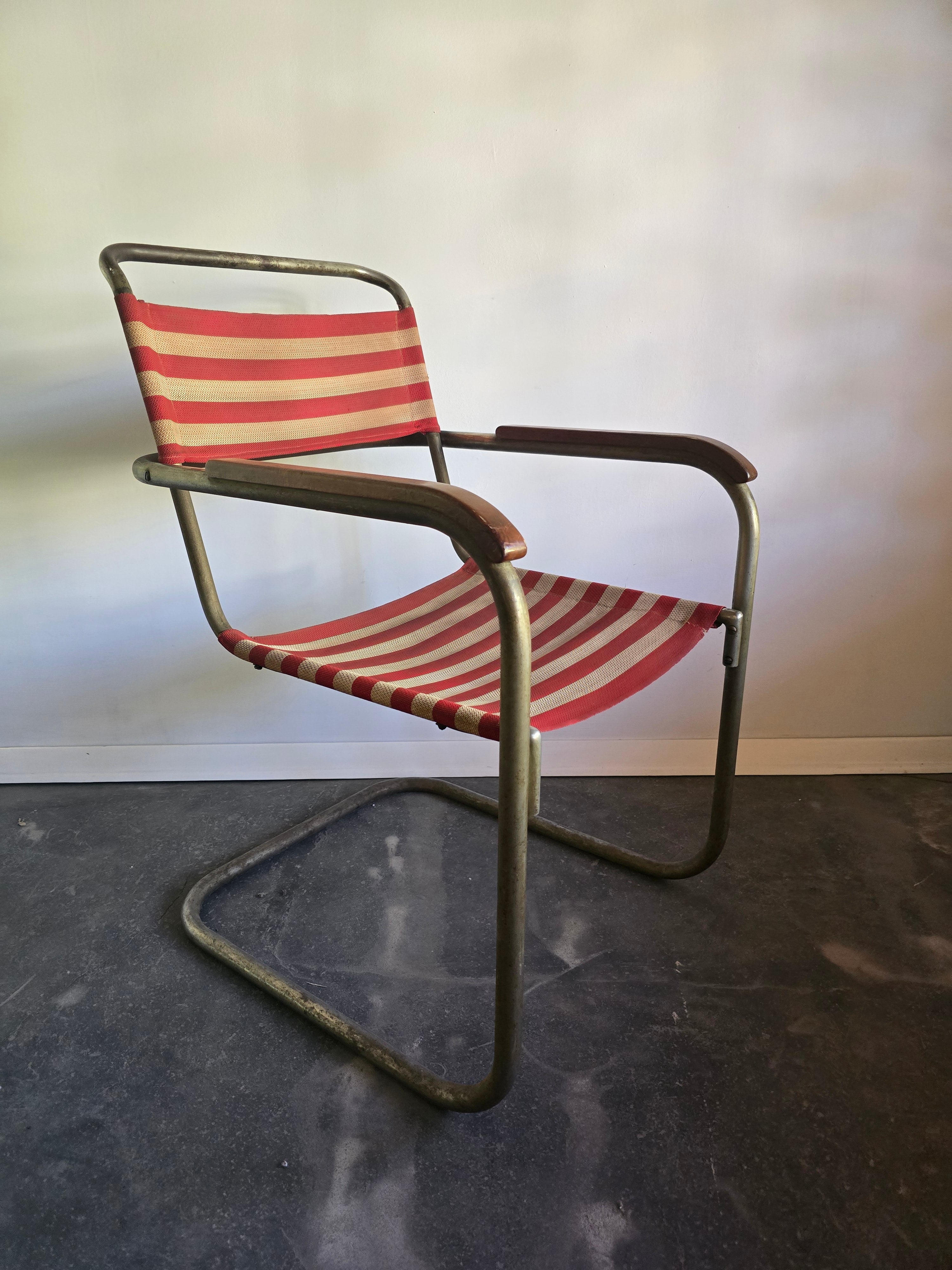 Bauhaus_Cantilever_Armchair_in_Tubular_Steel,_Wood_and_Red_and_Cream_Striped_Textile,_1930s