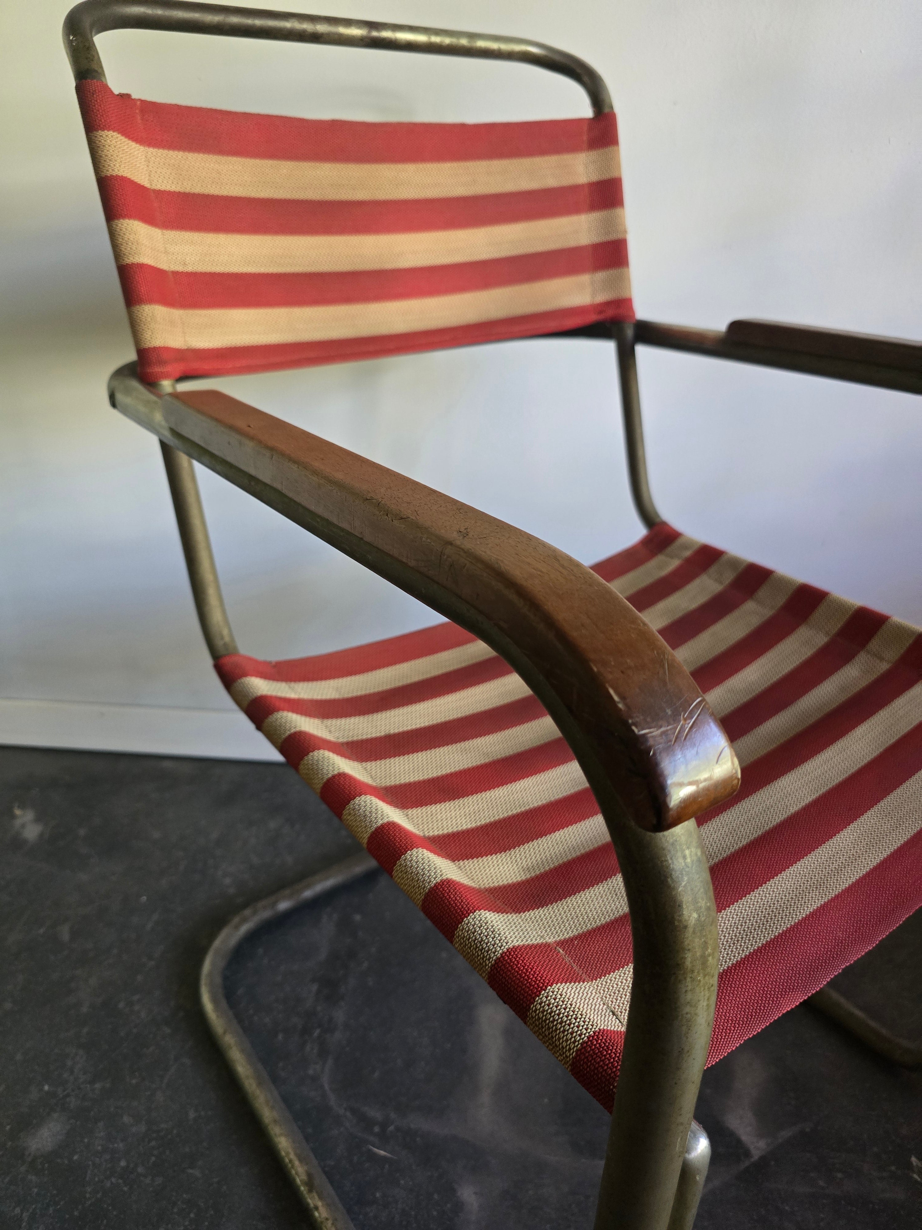 Bauhaus_Cantilever_Armchair_in_Tubular_Steel,_Wood_and_Red_and_Cream_Striped_Textile,_1930s