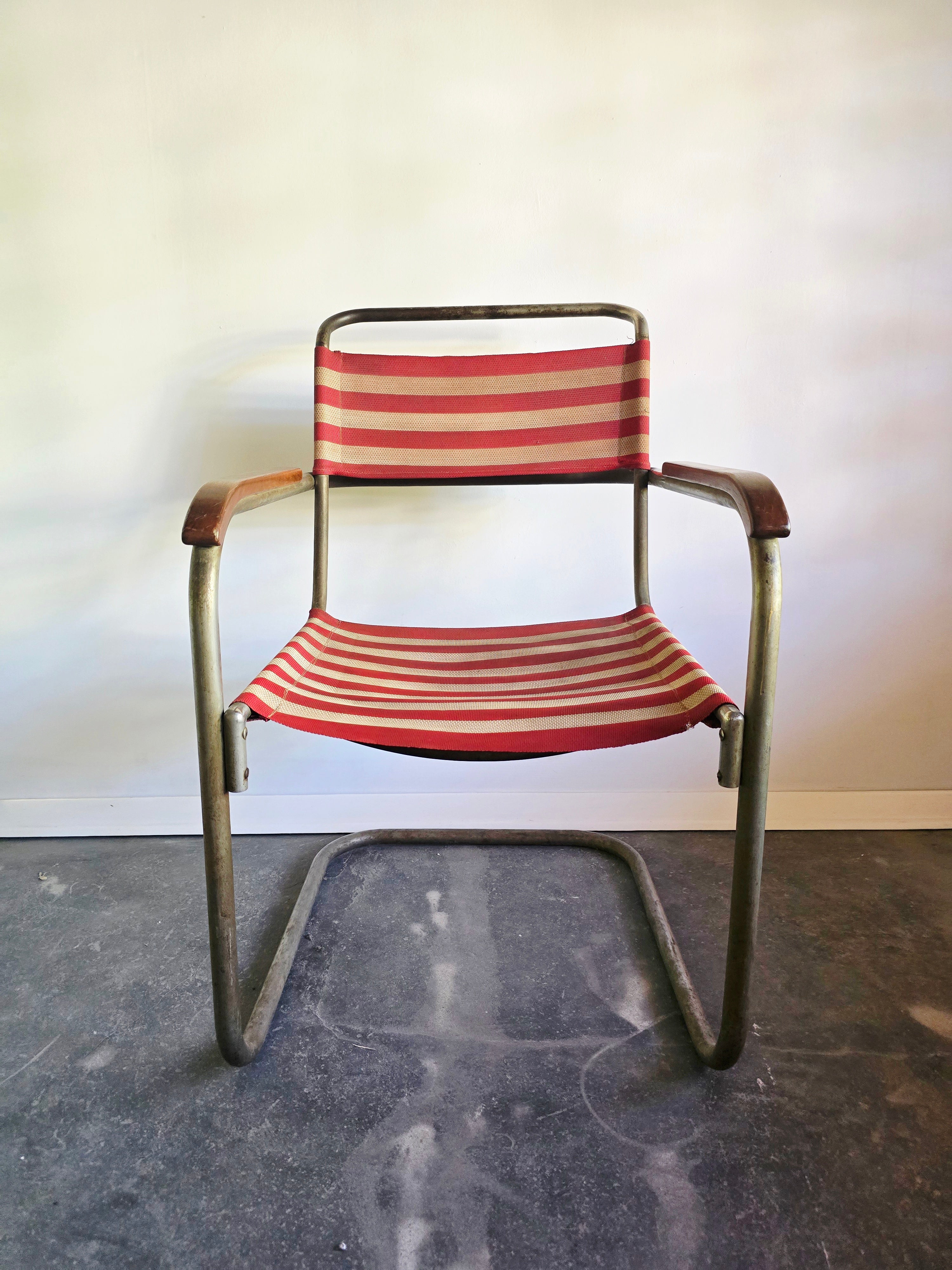 Bauhaus_Cantilever_Armchair_in_Tubular_Steel,_Wood_and_Red_and_Cream_Striped_Textile,_1930s