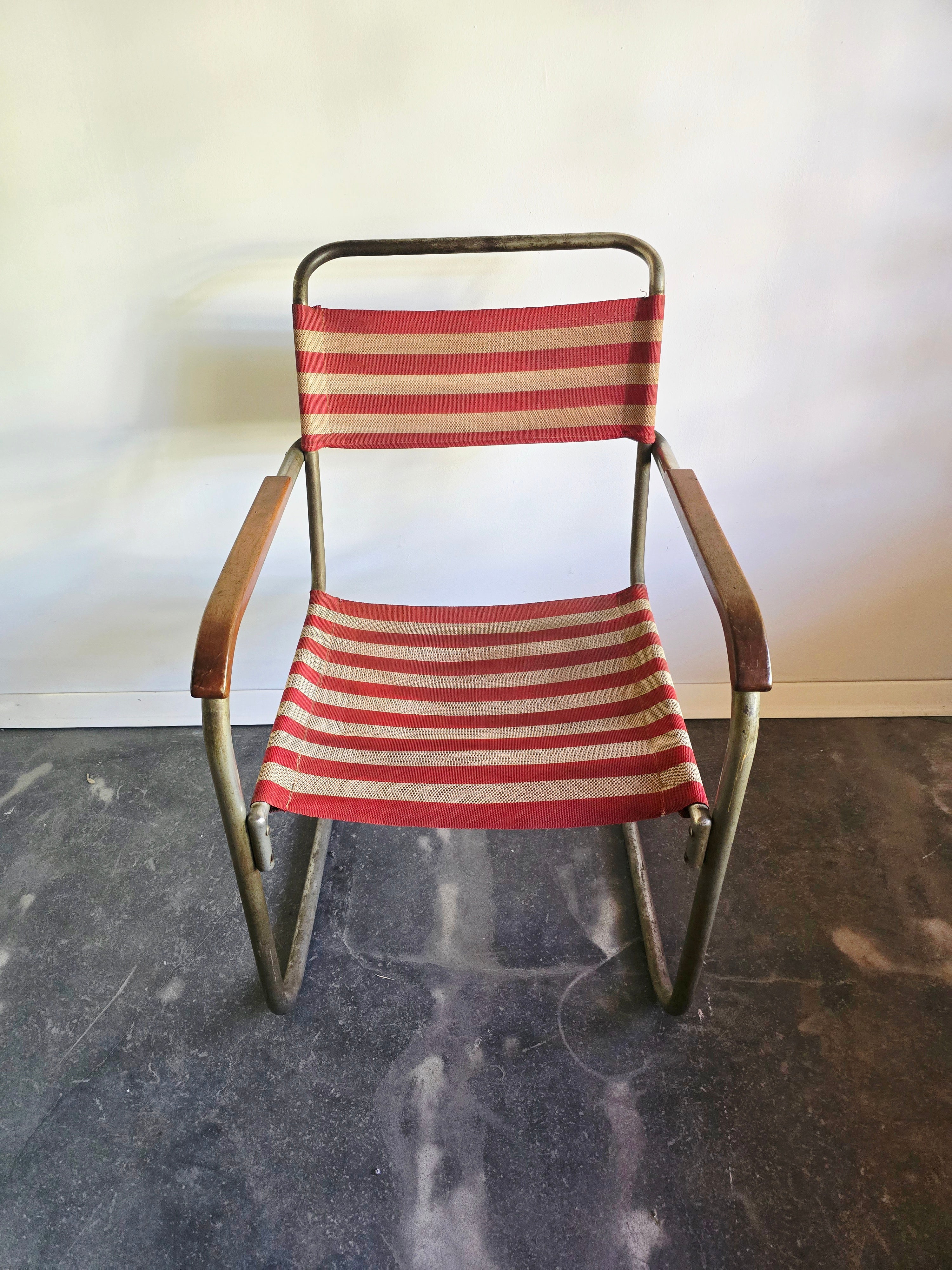 Bauhaus_Cantilever_Armchair_in_Tubular_Steel,_Wood_and_Red_and_Cream_Striped_Textile,_1930s