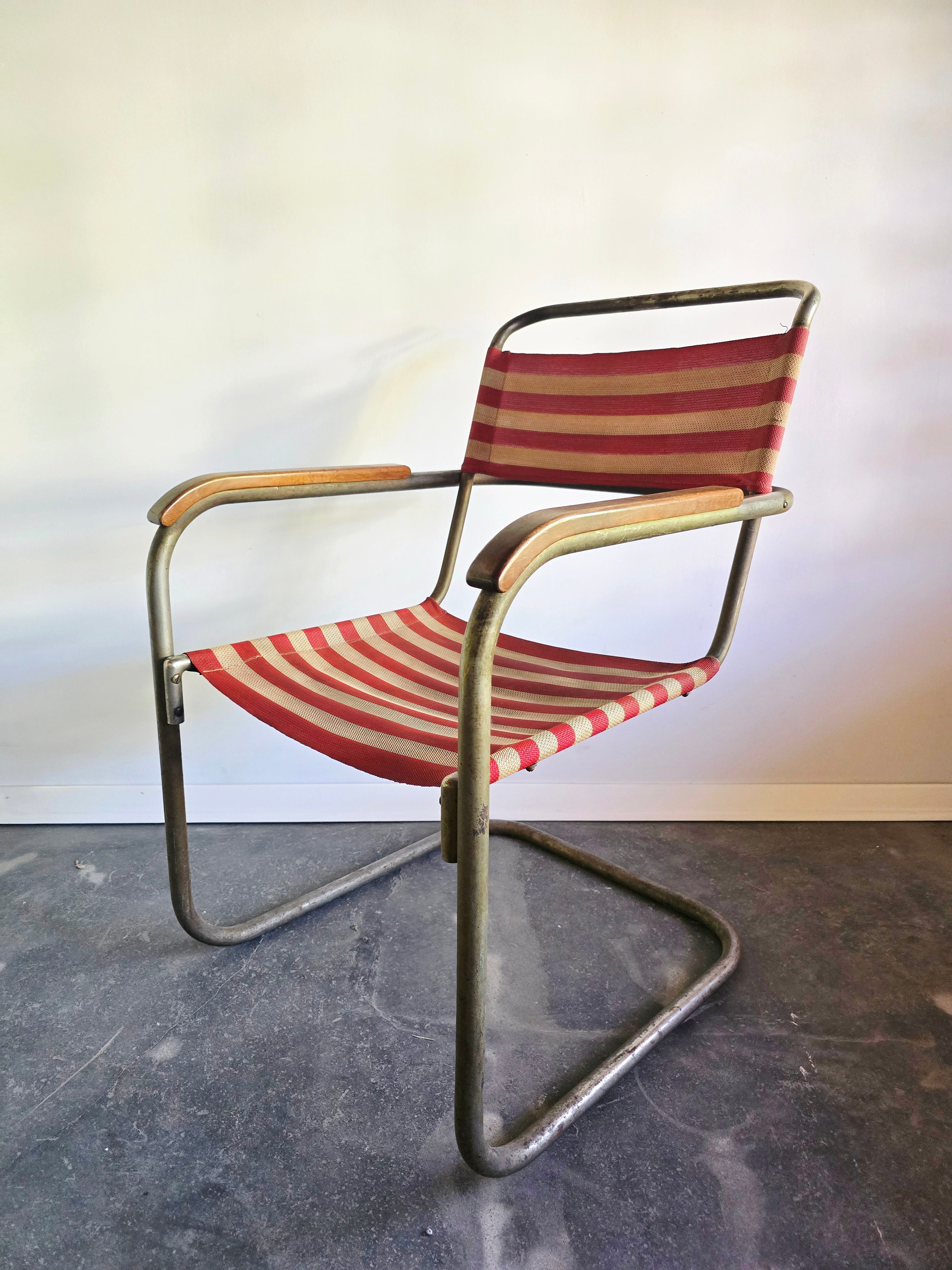 Bauhaus_Cantilever_Armchair_in_Tubular_Steel,_Wood_and_Red_and_Cream_Striped_Textile,_1930s