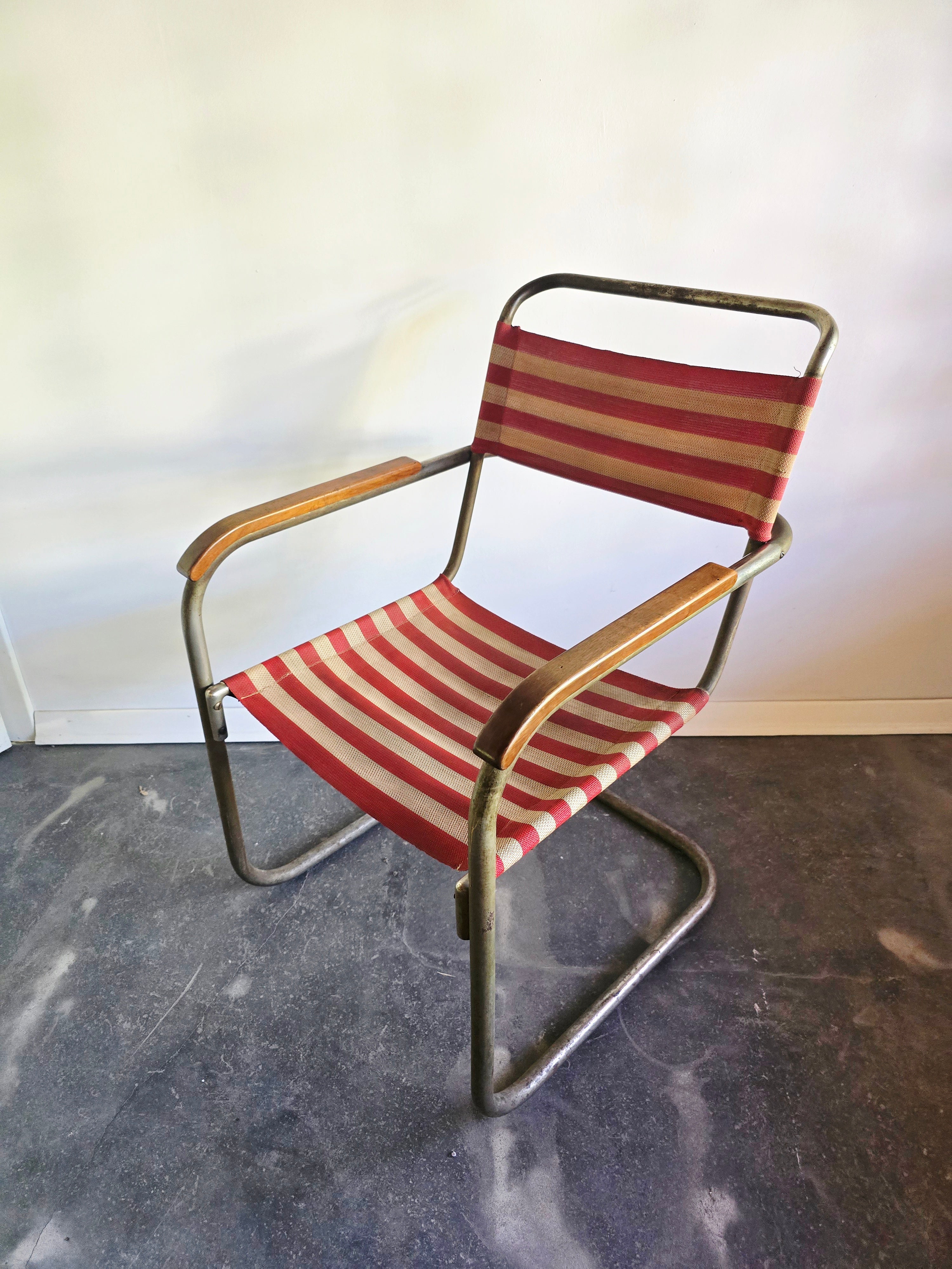 Bauhaus_Cantilever_Armchair_in_Tubular_Steel,_Wood_and_Red_and_Cream_Striped_Textile,_1930s