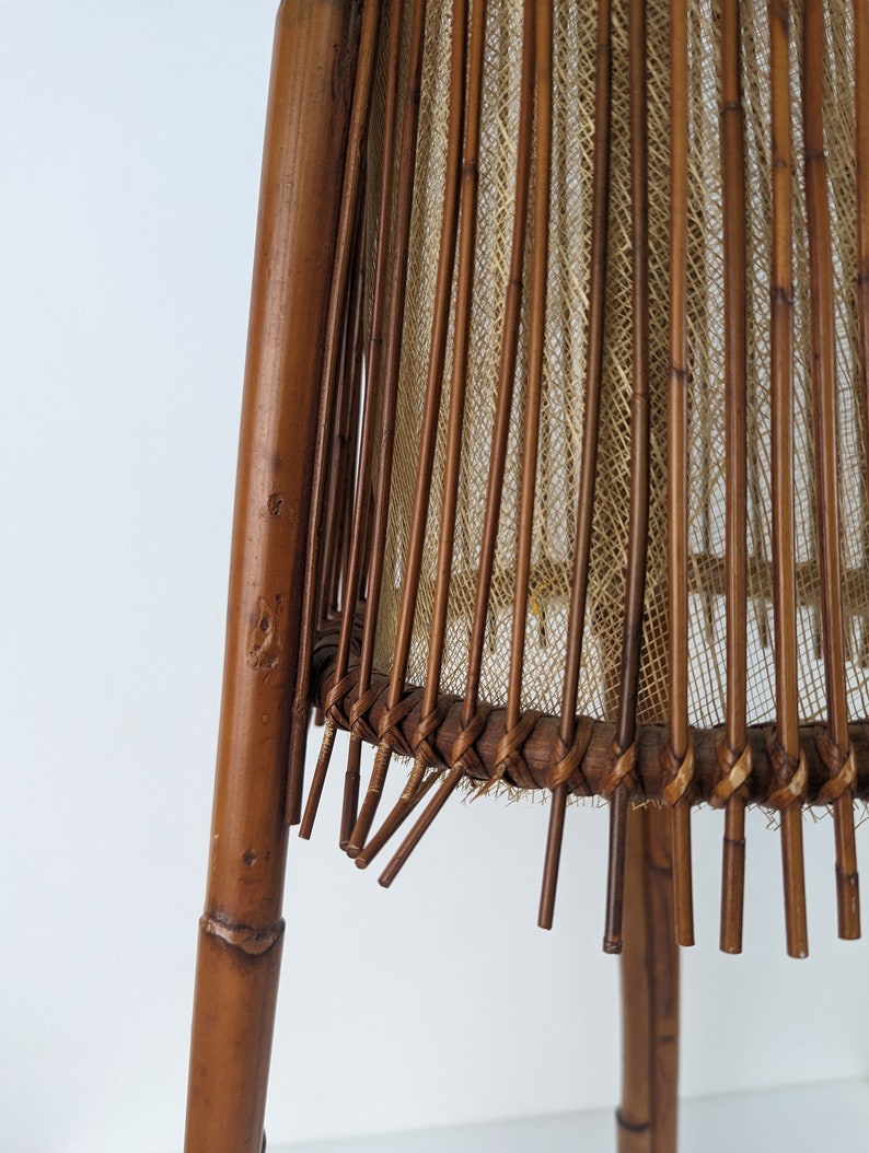 Bamboo_floor_lamp_by_Ramón_Castellano_for_Kalma,_1970