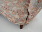 Banana_sofa,_Danish_design,_1970s,_production:_Denmark