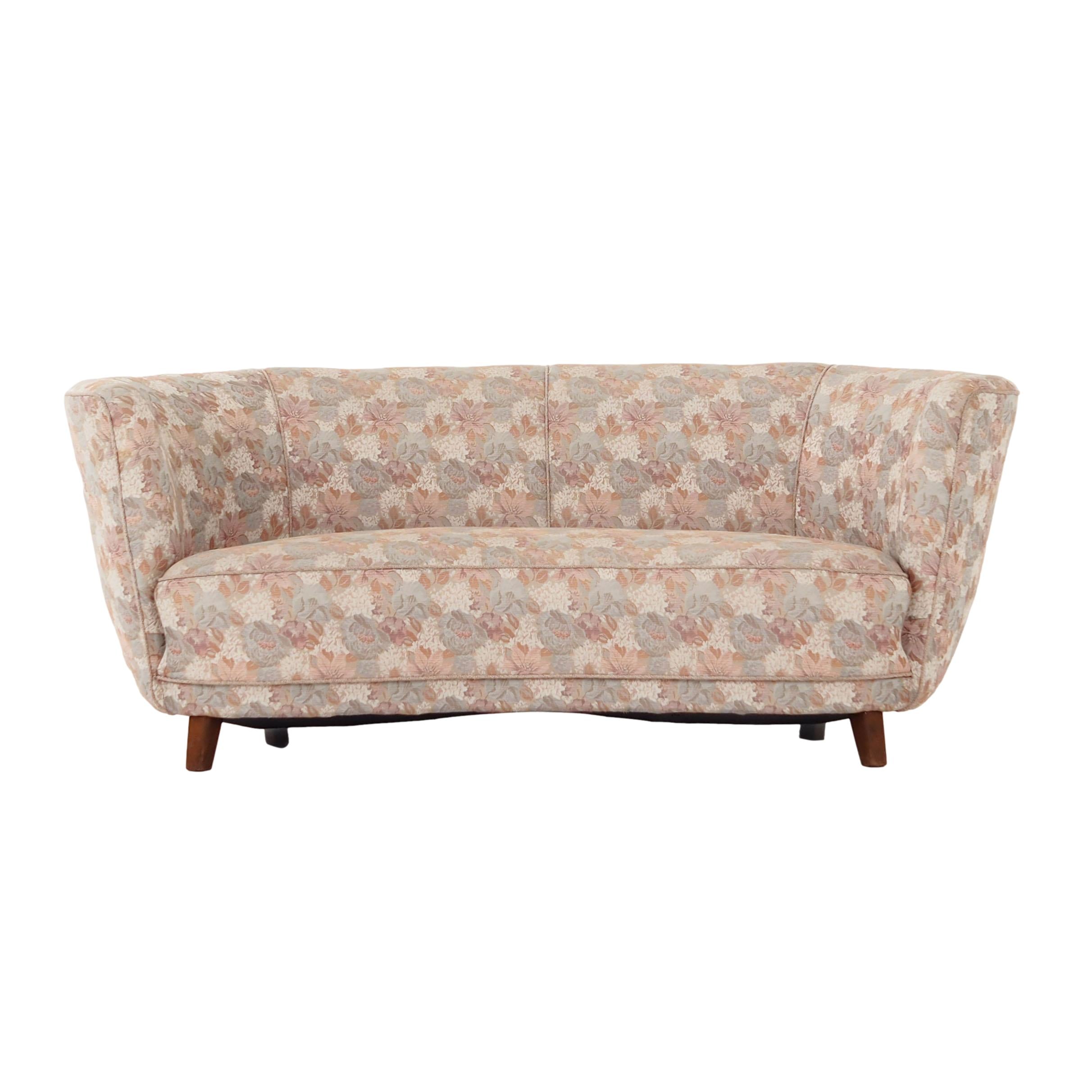 Banana_sofa,_Danish_design,_1970s,_production:_Denmark