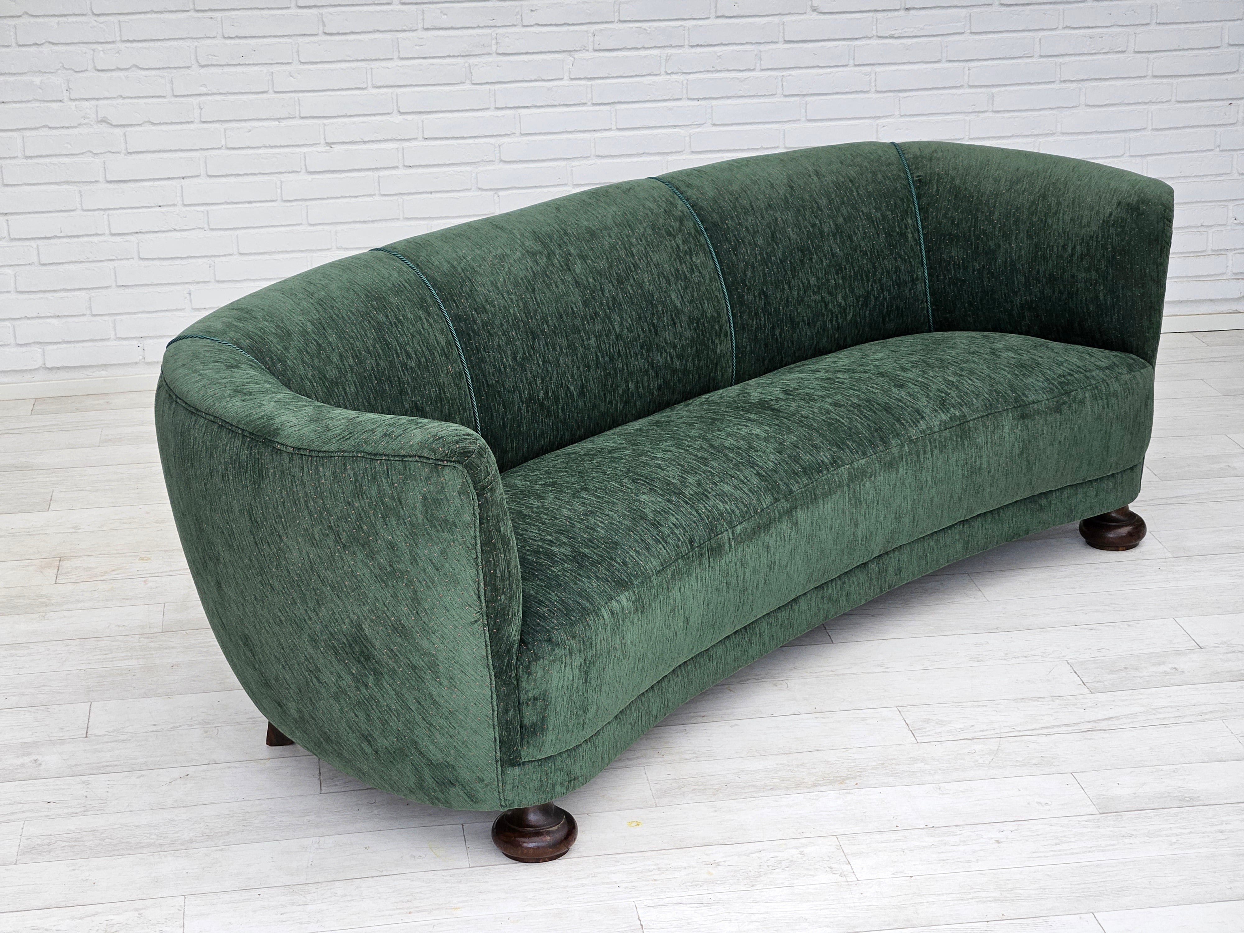 Banana_Three_Seater_Sofa_by_Danish_Manufacturer_1960s_Denmark