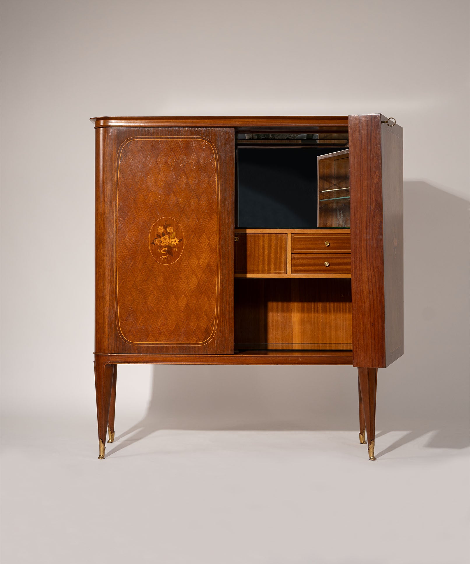 Bar_cabinet_in_Paolo_Buffa_style,_Italy_1950s
