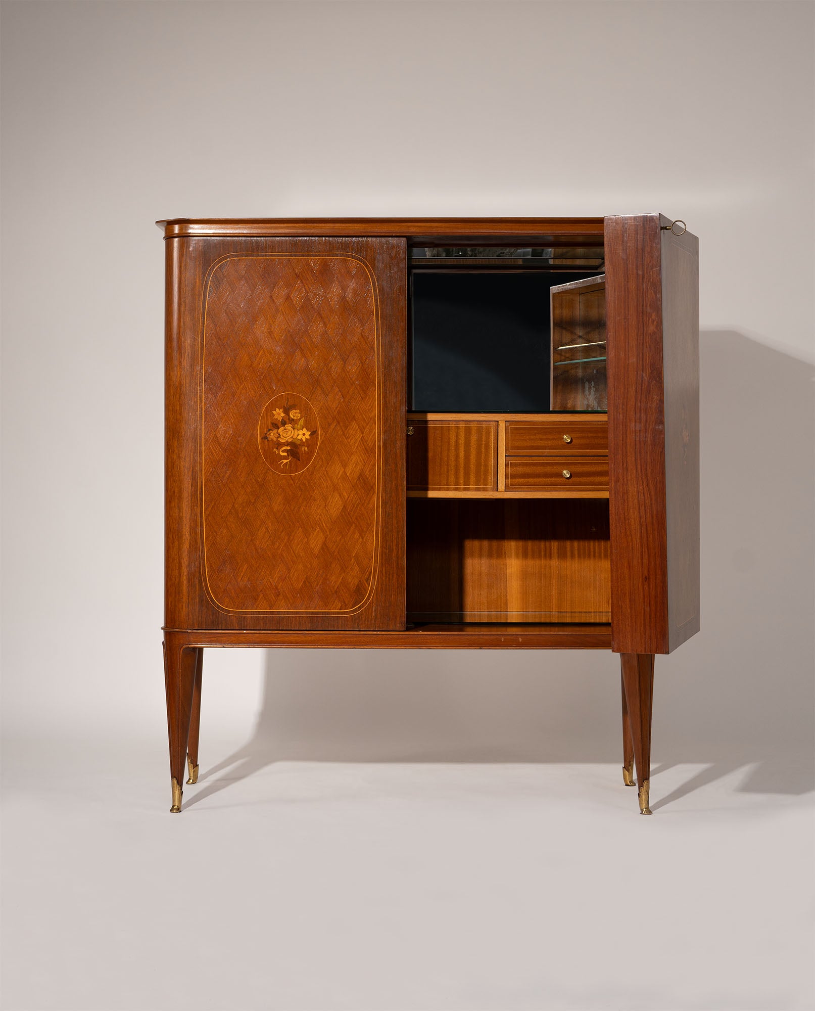 Bar_cabinet_in_Paolo_Buffa_style,_Italy_1950s