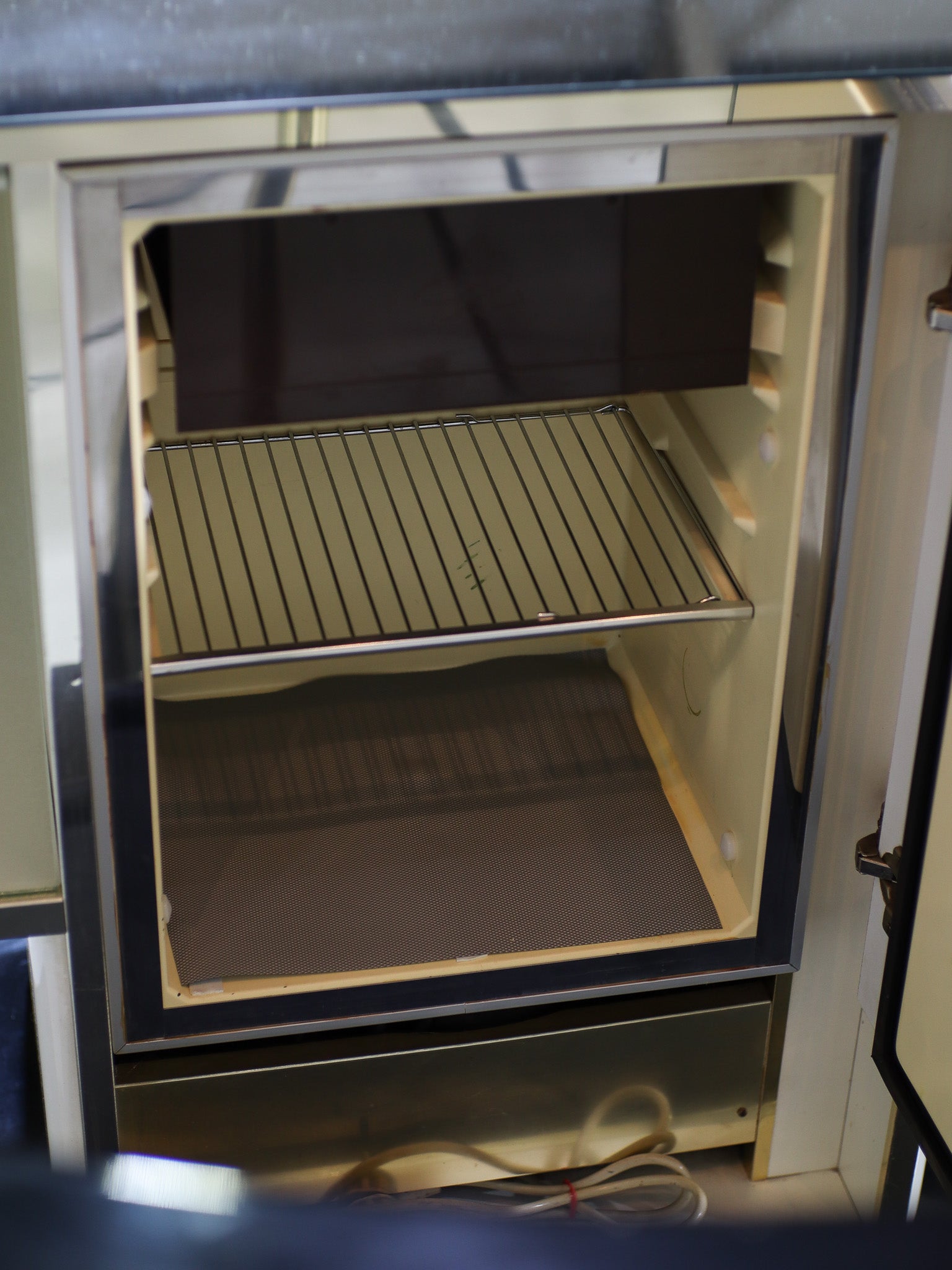 Bar_Guzzini_Stilglass_Italian_1970s