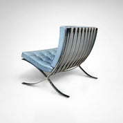 Barcelona_Chair_MR90_by_Mies_van_der_Rohe_for_Knoll,_1980s,_USA