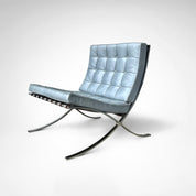 Barcelona_Chair_MR90_by_Mies_van_der_Rohe_for_Knoll,_1980s,_USA