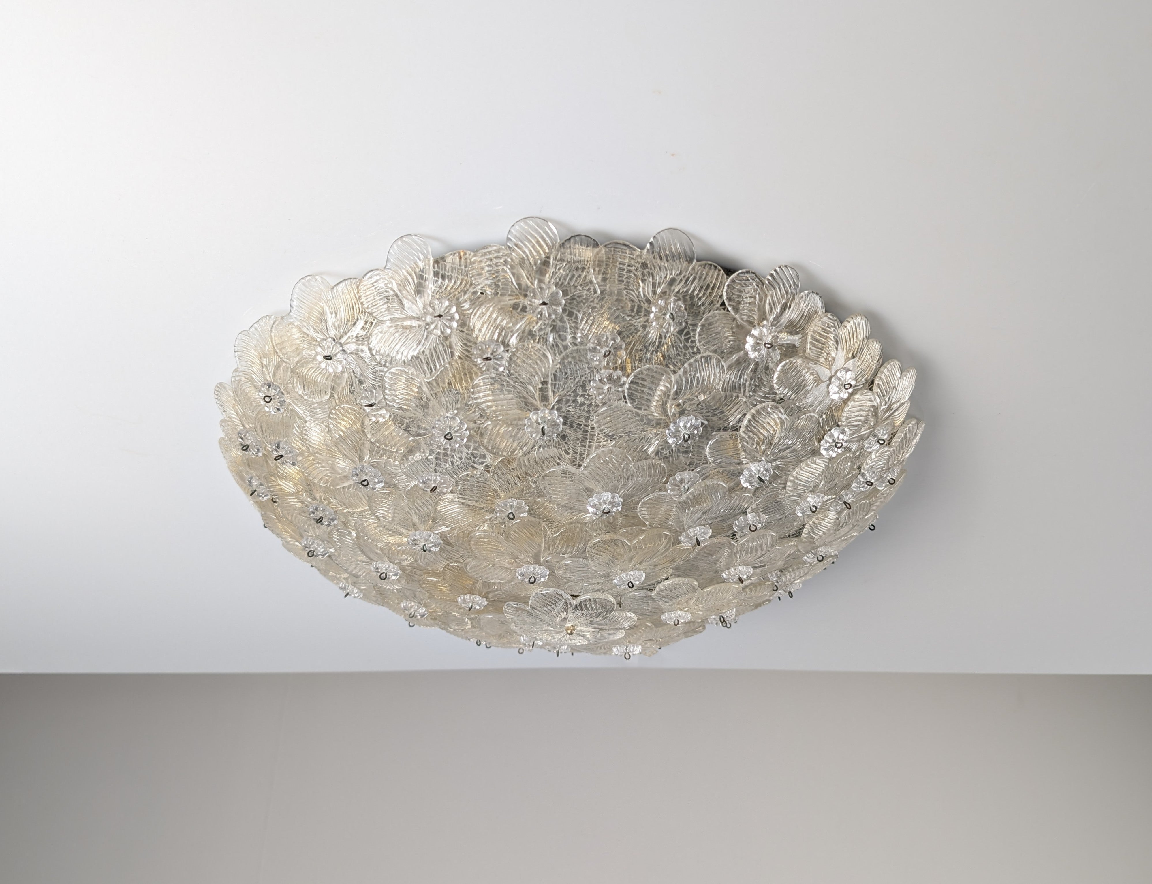 Murano_Glass_Flower_Ceiling_Lamp_by_Barovier_&_Toso_with_Gold_Dust,_Italy,_1960s