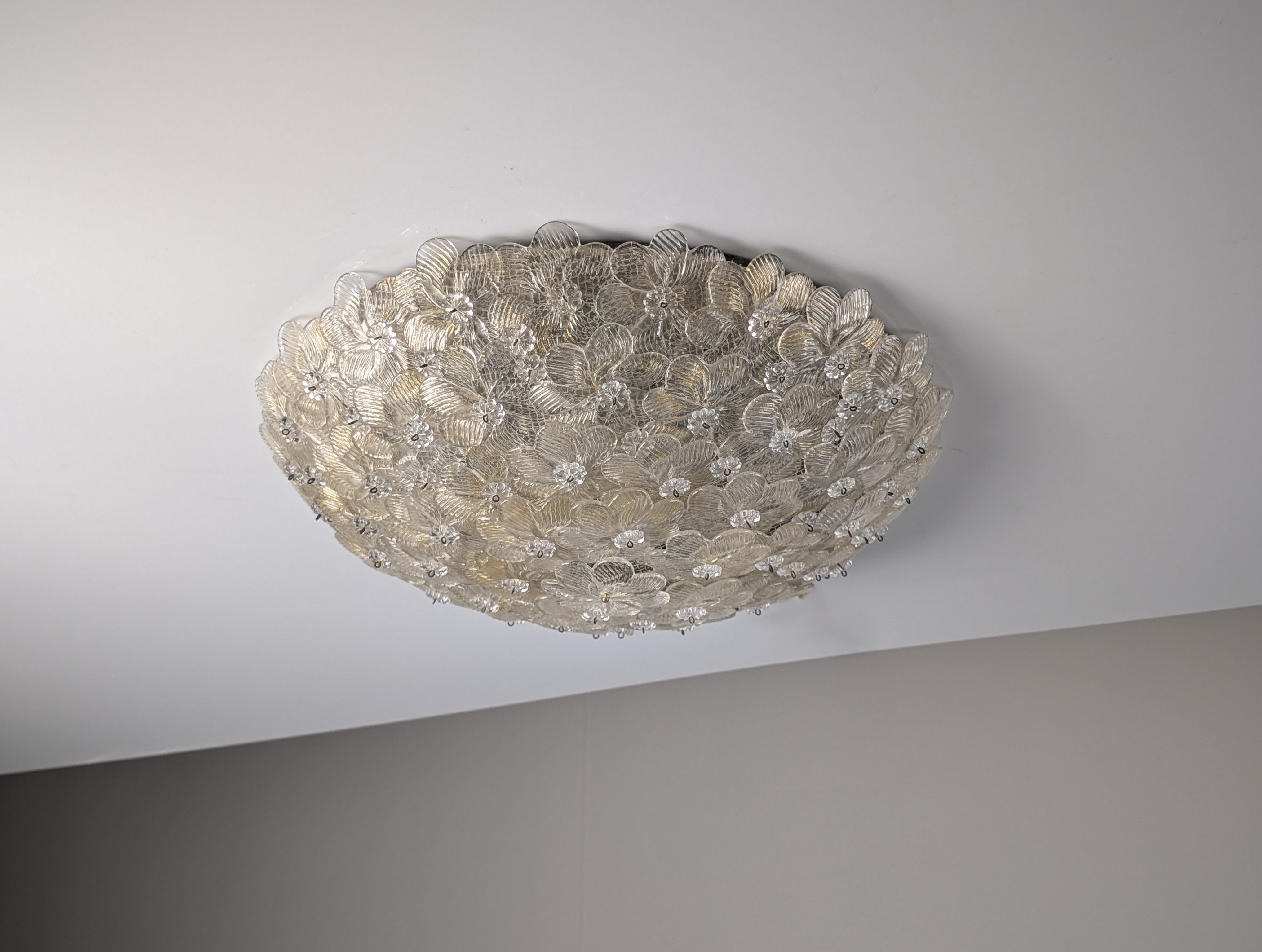 Murano_Glass_Flower_Ceiling_Lamp_by_Barovier_&_Toso_with_Gold_Dust,_Italy,_1960s