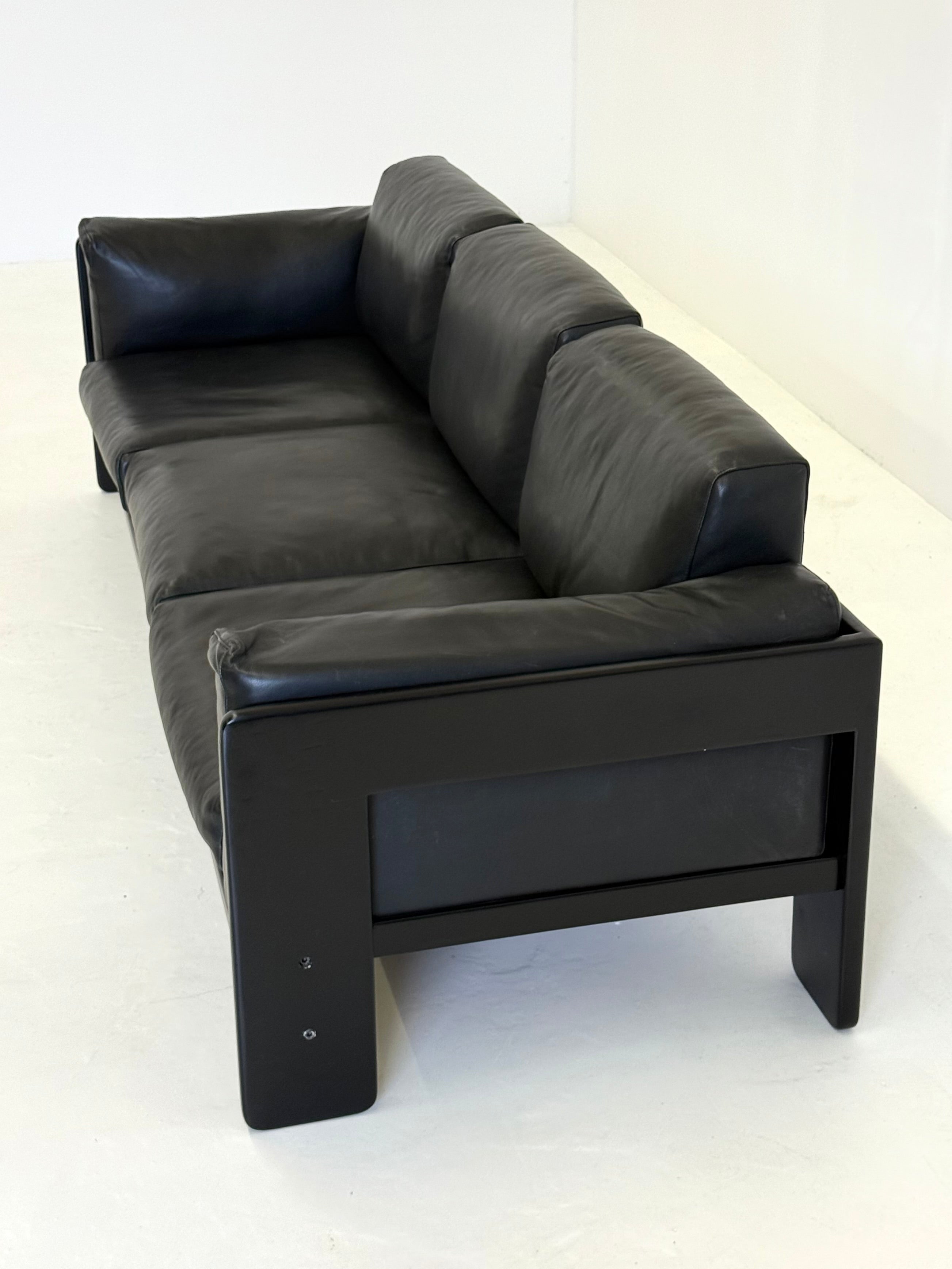 Bastiano_sofa_from_Afra_&_Tobia_Scarpa_for_Gavina