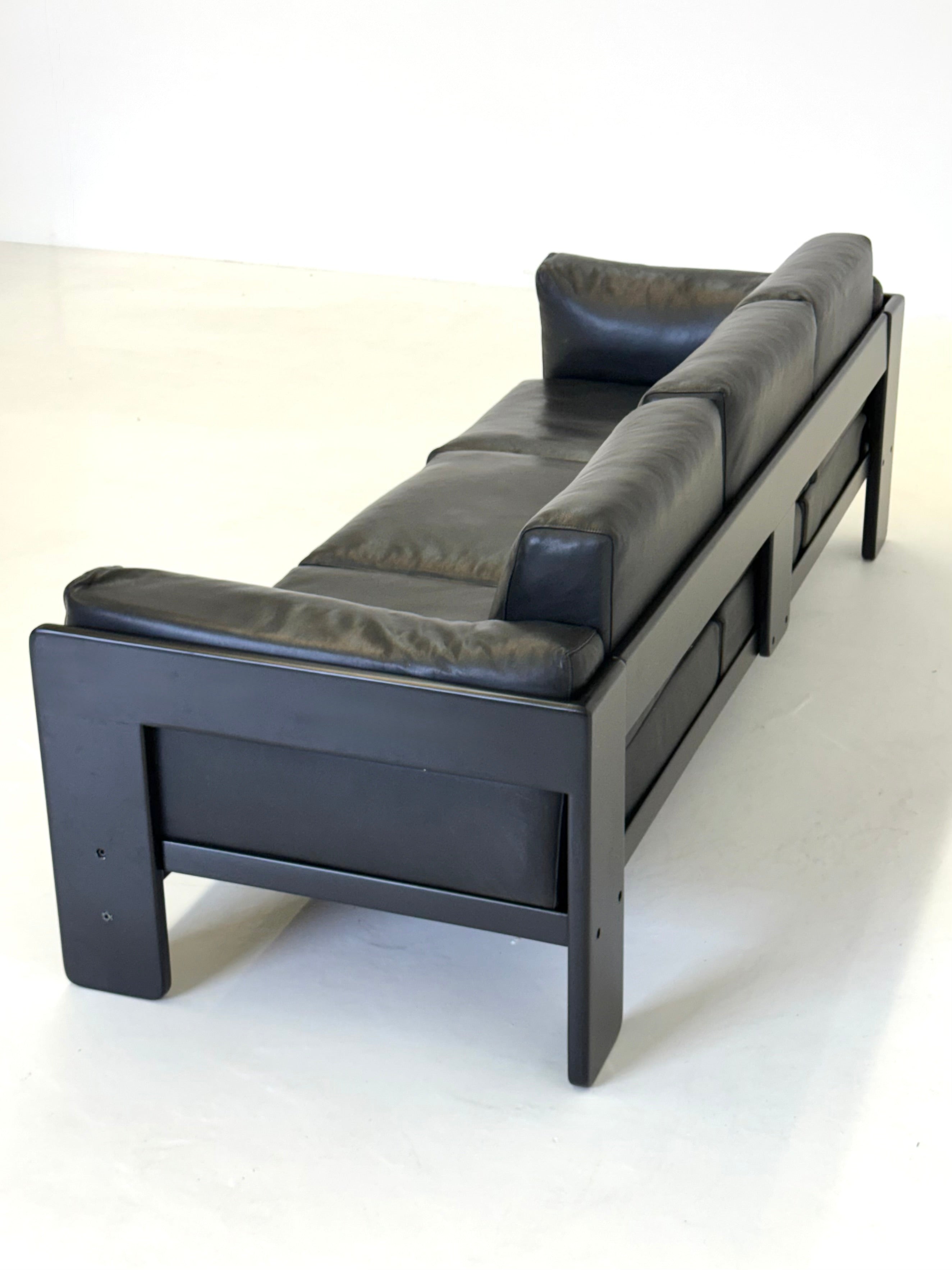 Bastiano_sofa_from_Afra_&_Tobia_Scarpa_for_Gavina