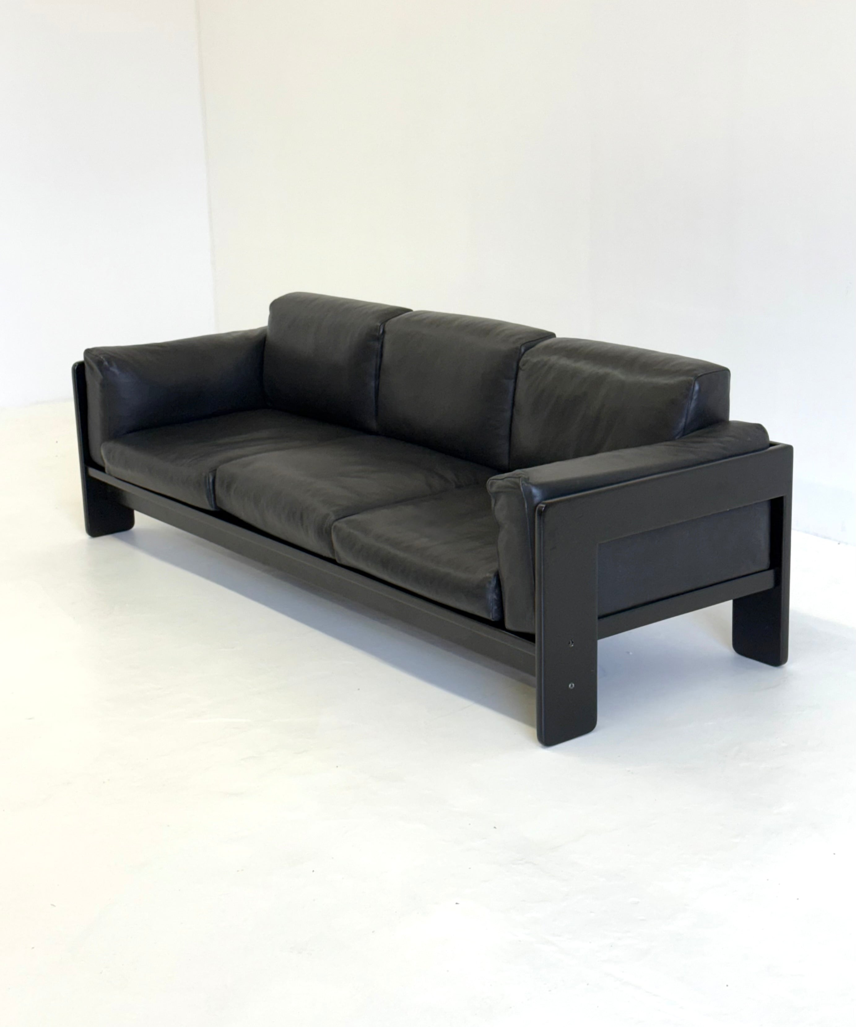 Bastiano_sofa_from_Afra_&_Tobia_Scarpa_for_Gavina