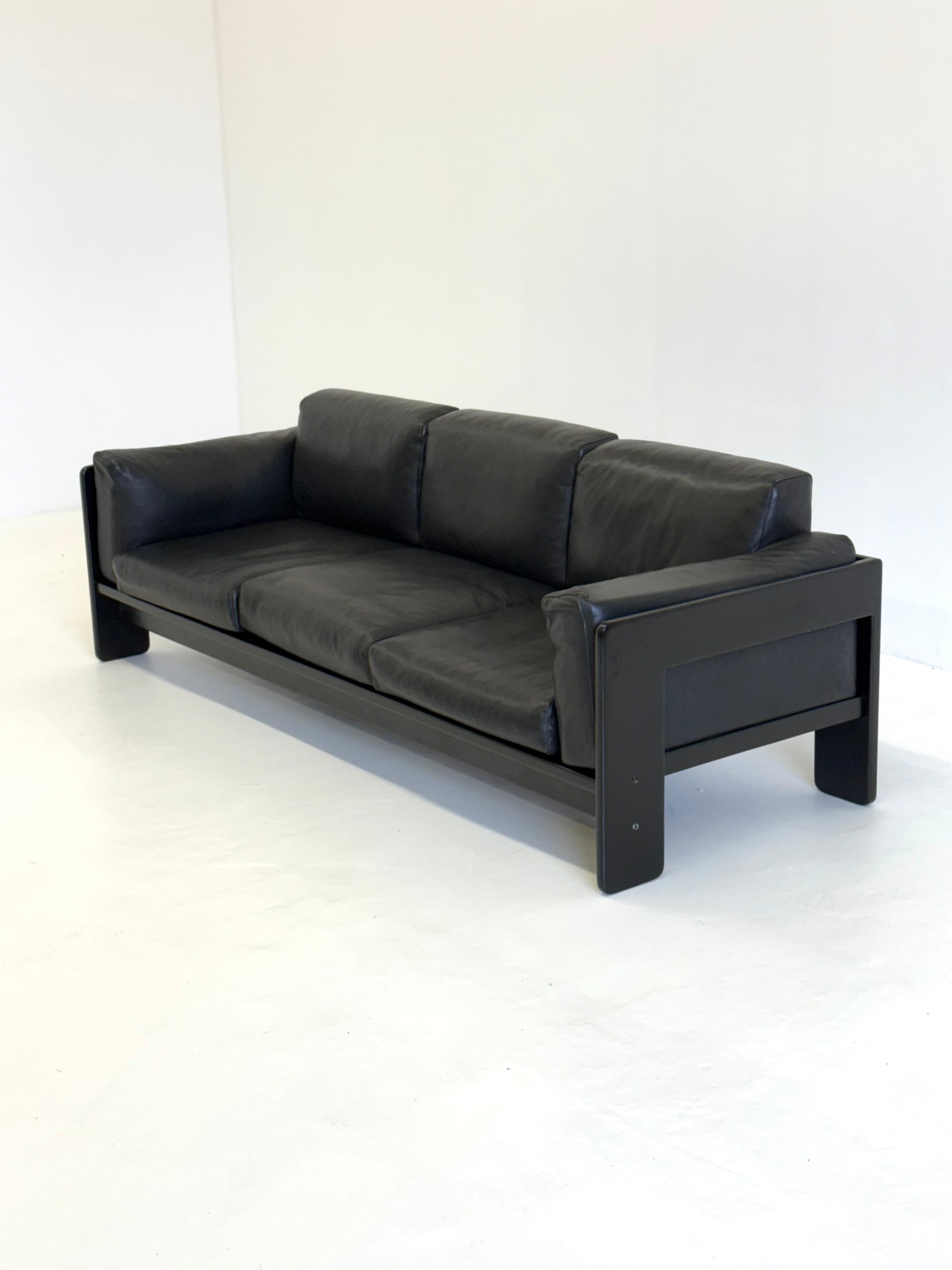Bastiano_sofa_from_Afra_&_Tobia_Scarpa_for_Gavina