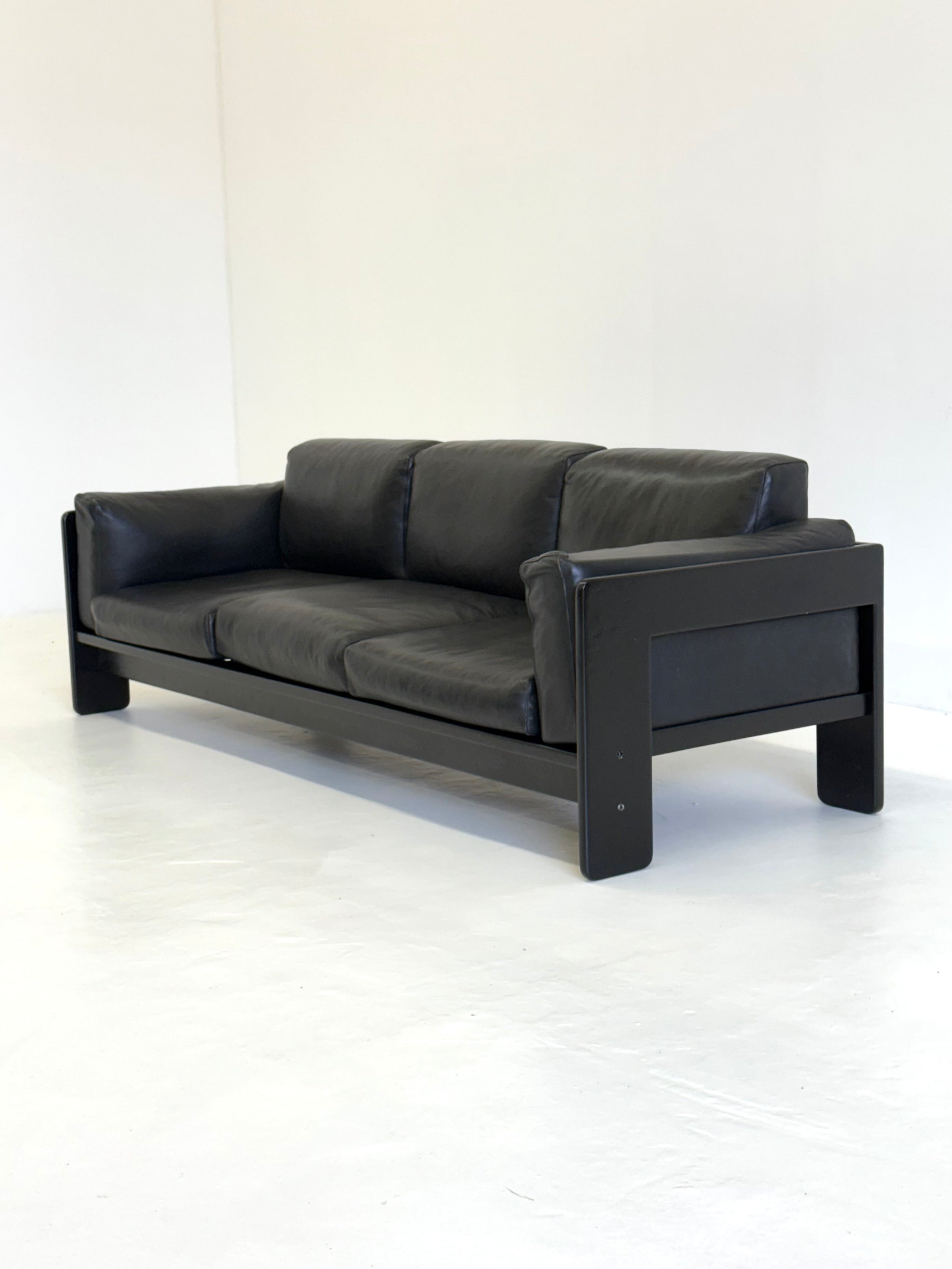 Bastiano_sofa_from_Afra_&_Tobia_Scarpa_for_Gavina