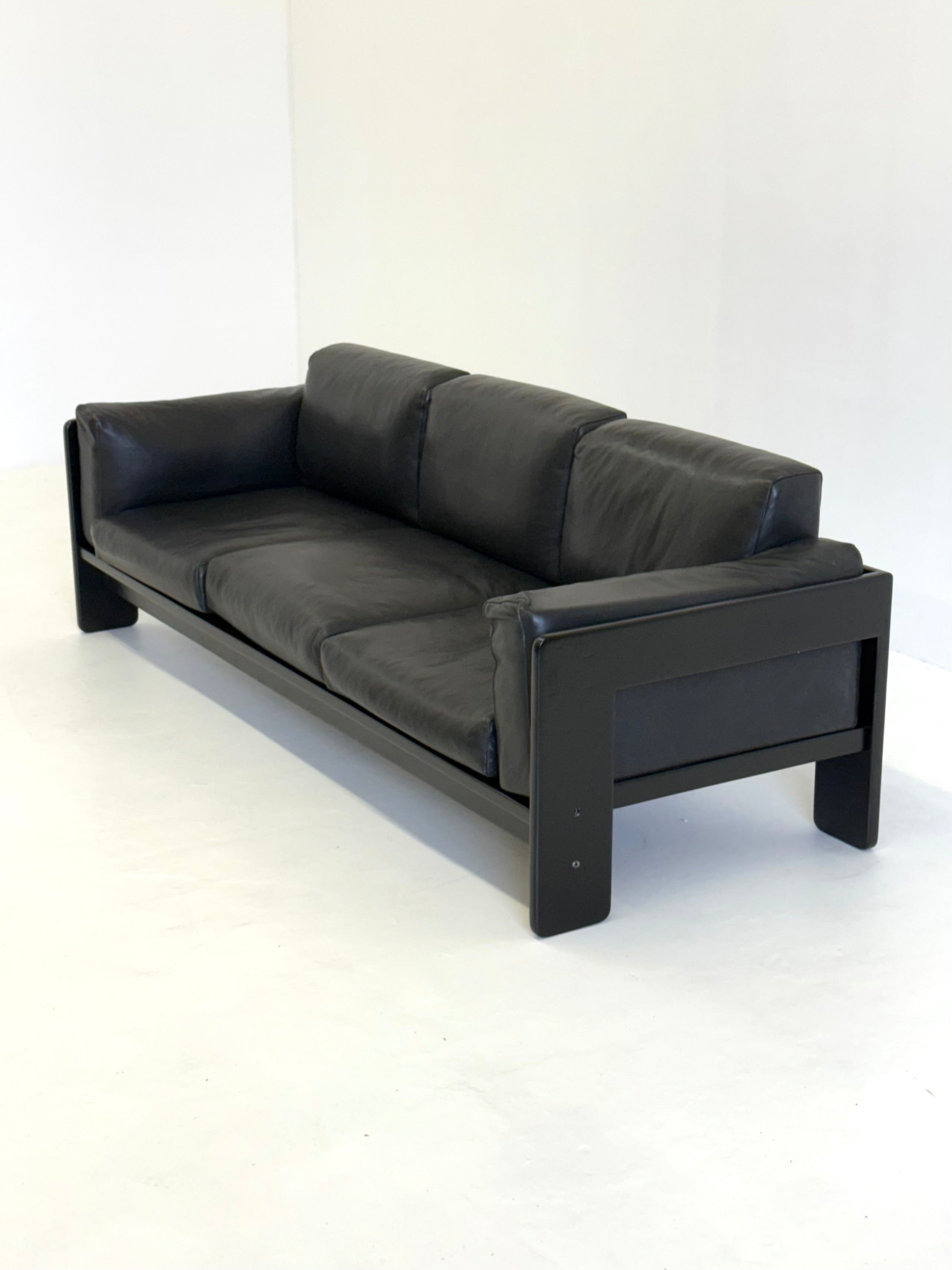 Bastiano_sofa_from_Afra_&_Tobia_Scarpa_for_Gavina
