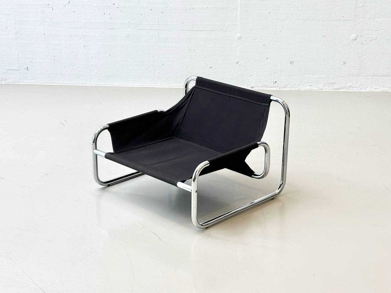 Bauhaus_lounge_chair_by_Johan_Bertil_Häggström_for_IKEA,_1970s