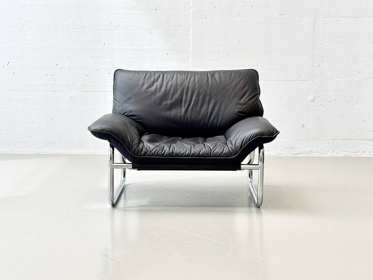 Bauhaus_lounge_chair_by_Johan_Bertil_Häggström_for_IKEA,_1970s