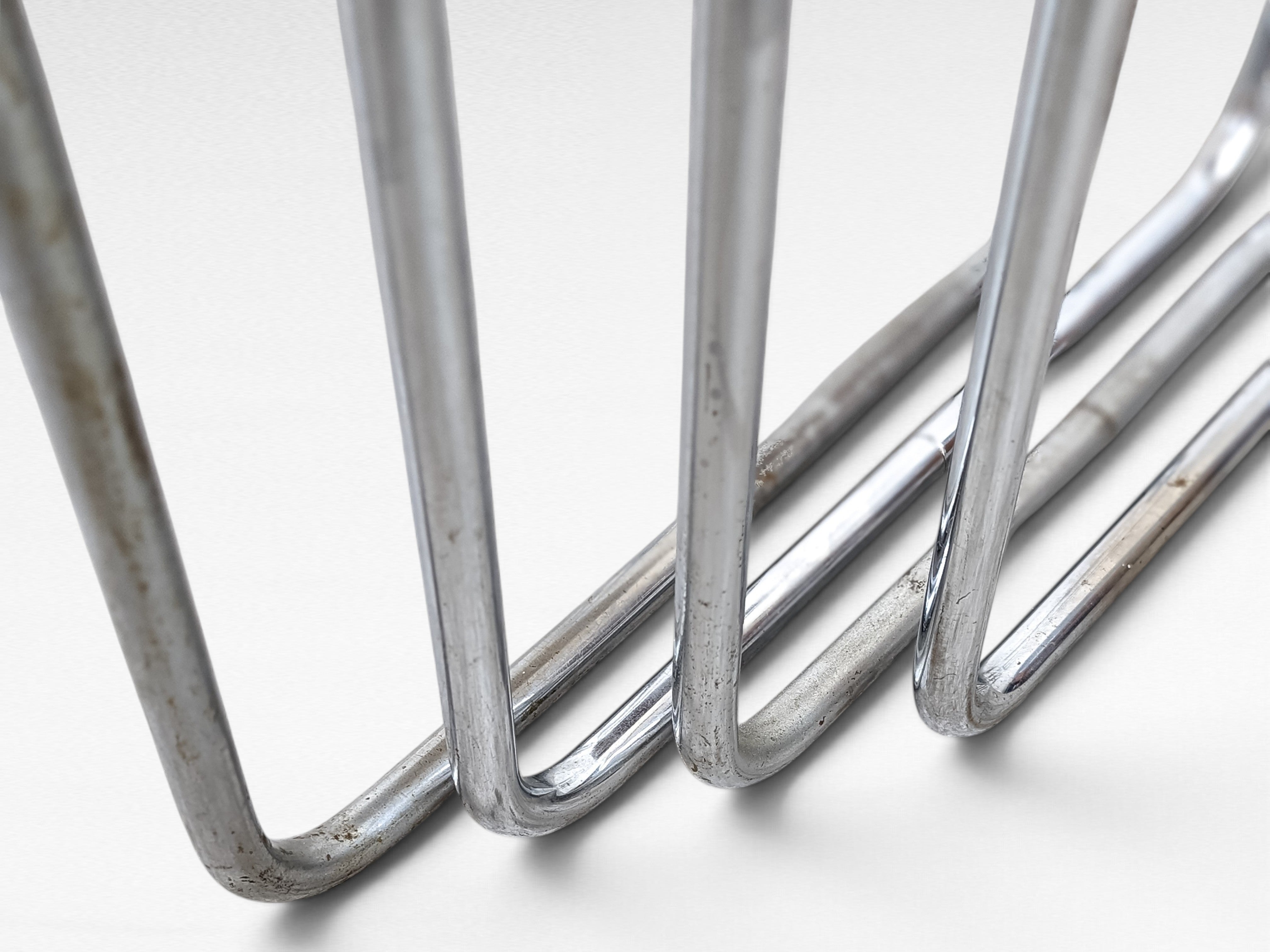 Set_of_4_Marcel_Breuer_B9_Bauhaus_Nesting_Tables_in_Tubular_Steel_and_Wood,_Czechoslovakia,_1930s