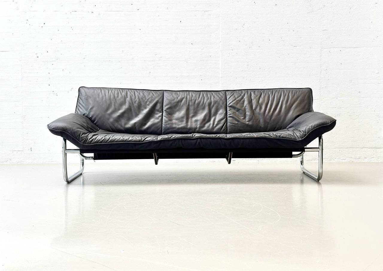 Bauhaus_three-seater_sofa_Johan_Bertil_Häggström_for_IKEA,_1970s