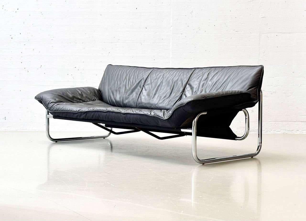 Bauhaus_three-seater_sofa_Johan_Bertil_Häggström_for_IKEA,_1970s