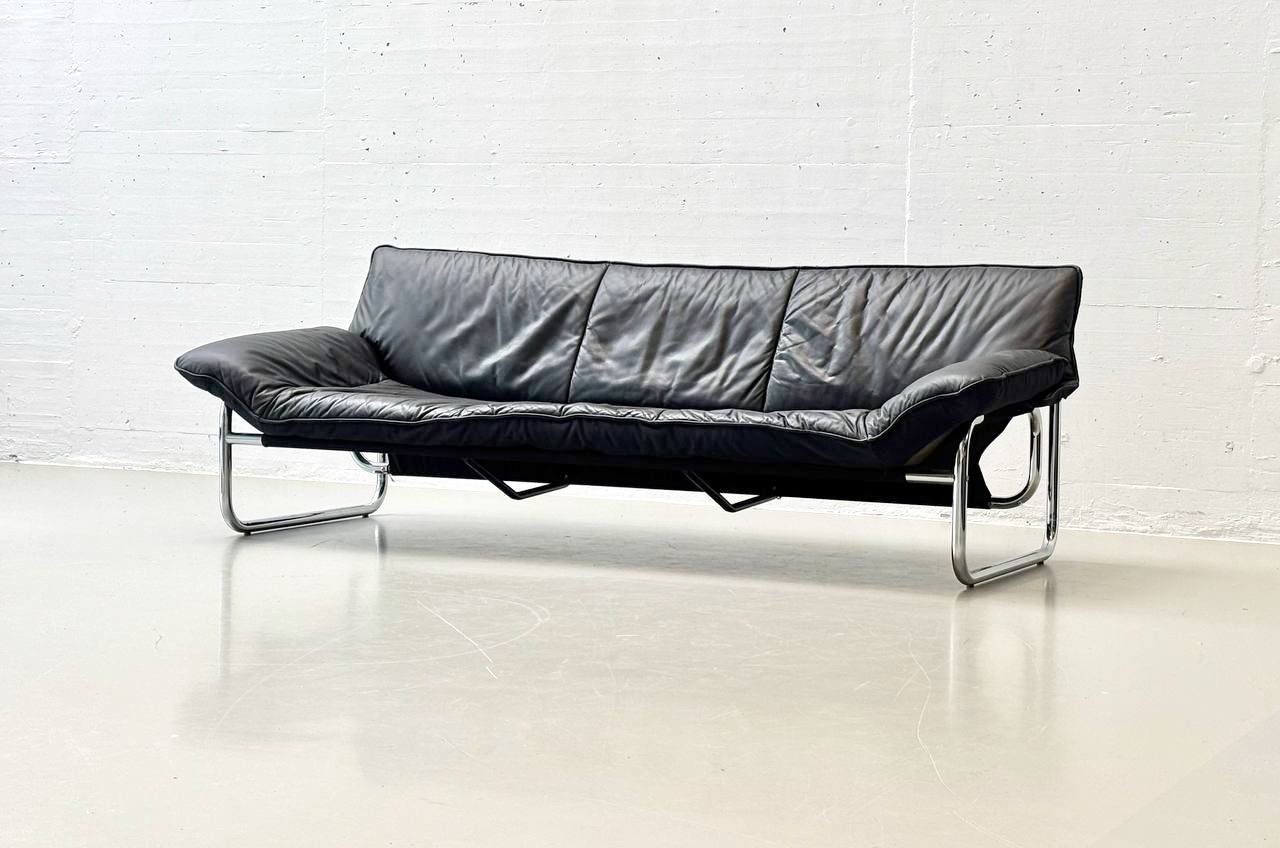 Bauhaus_three-seater_sofa_Johan_Bertil_Häggström_for_IKEA,_1970s
