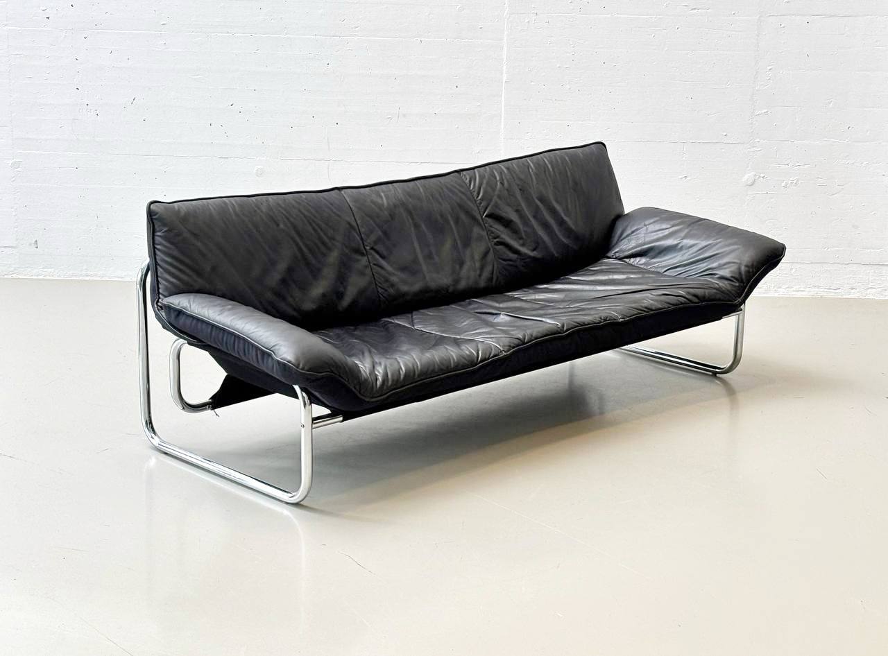 Bauhaus_three-seater_sofa_Johan_Bertil_Häggström_for_IKEA,_1970s