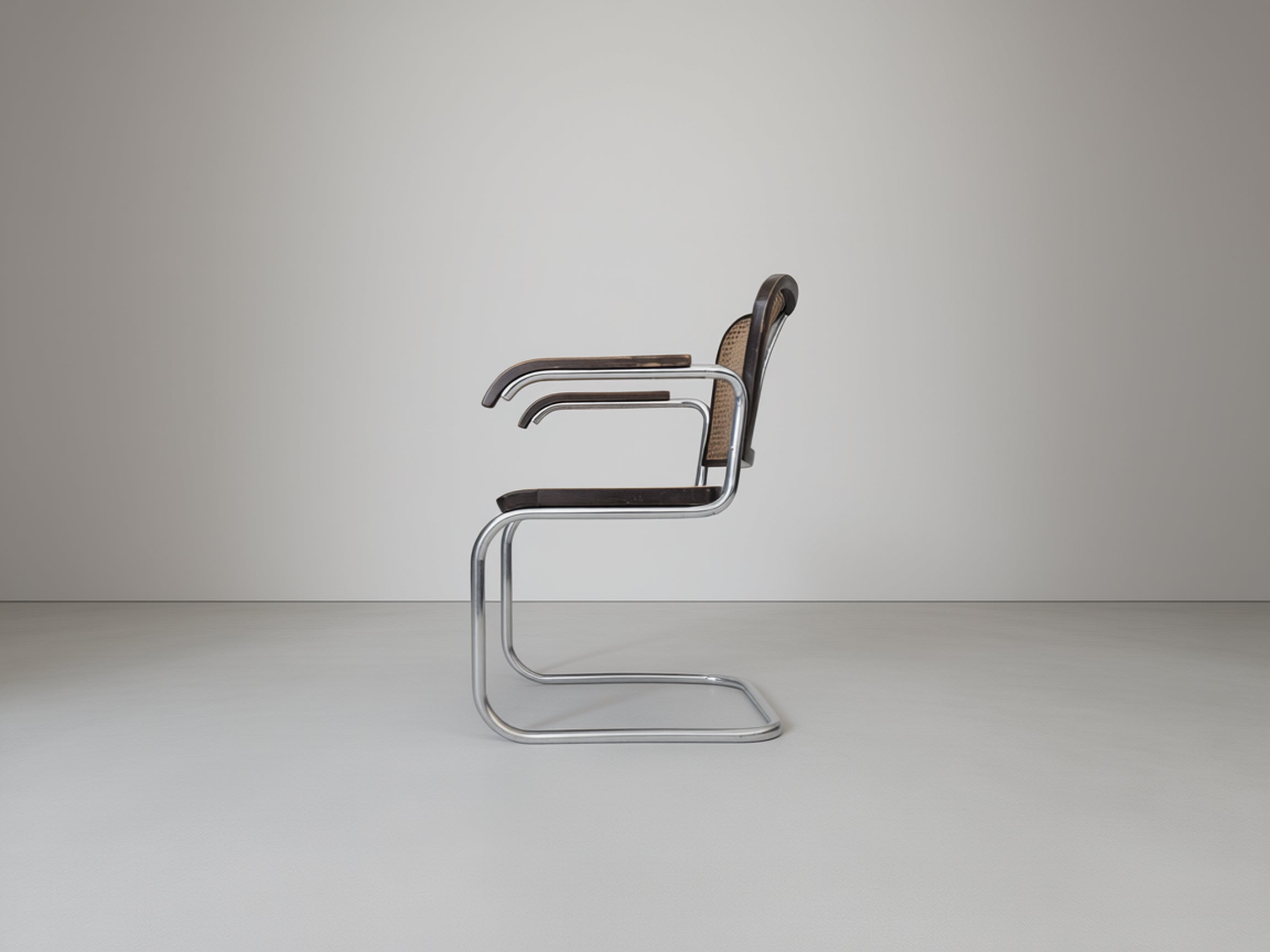 Bauhaus_tubular_steel_armchair_K_17_by_Robert_Slezák,_1930s