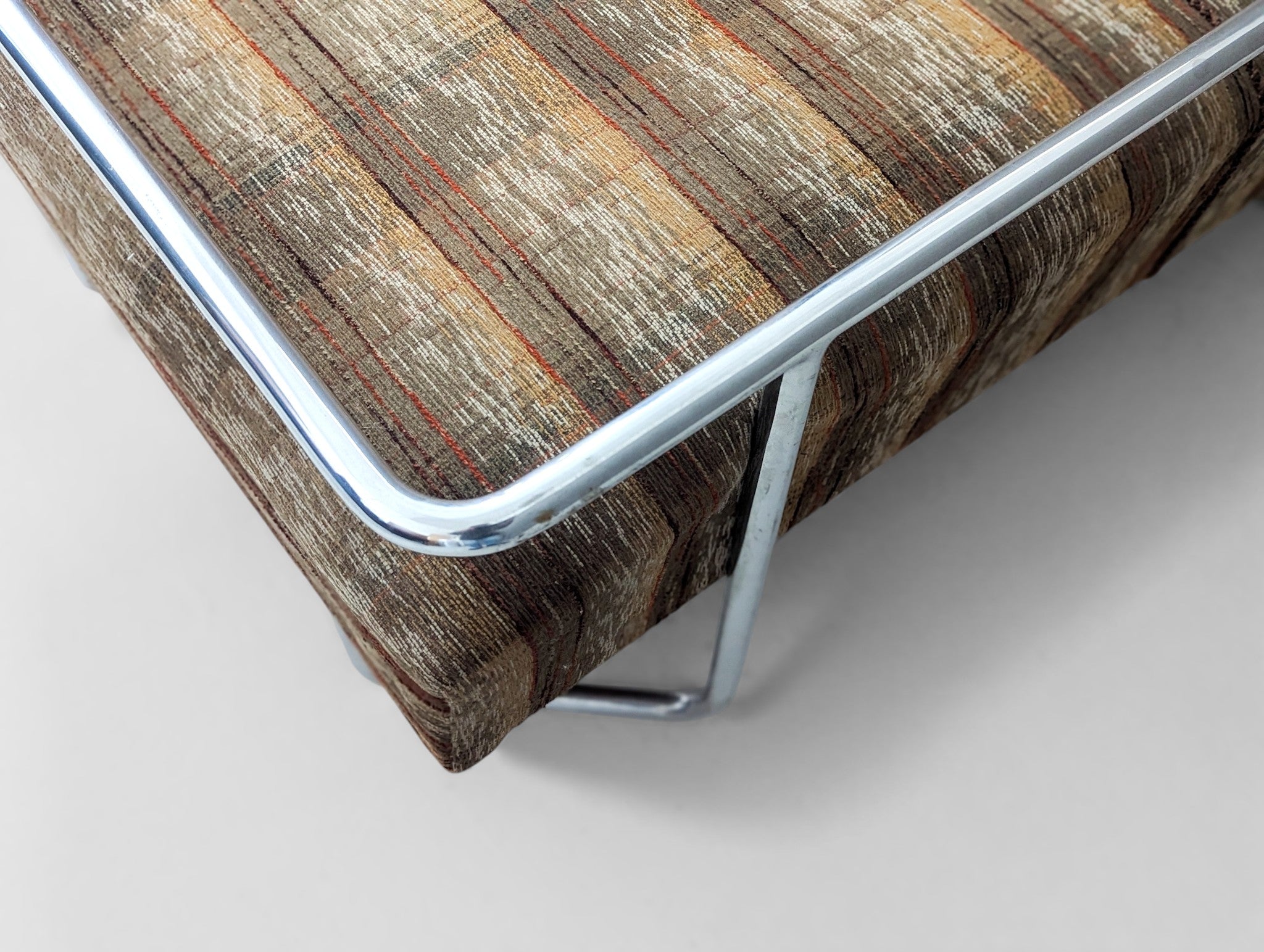 Bauhaus_Tubular_Steel_Daybed_B_267_by_Bruno_Weil_for_Thonet,_1930s