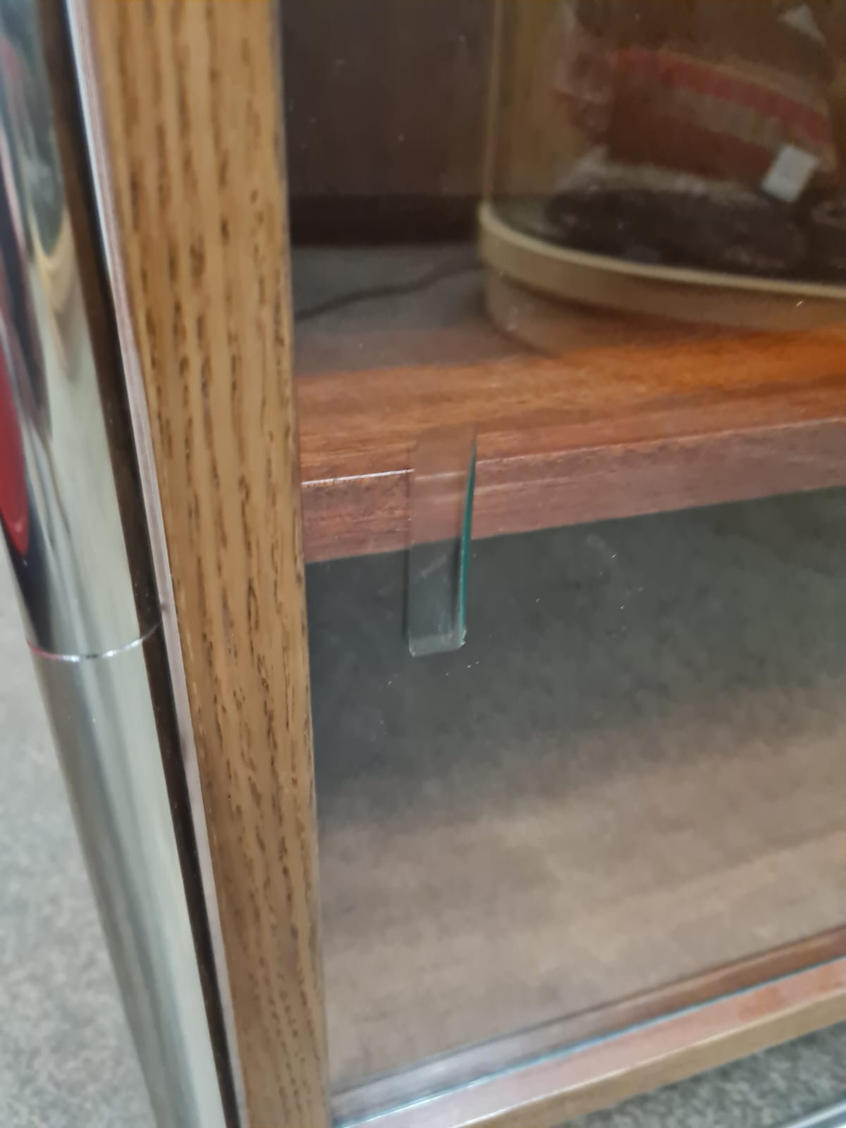 Bauhaus_Tubular_Steel_Display_Cabinet