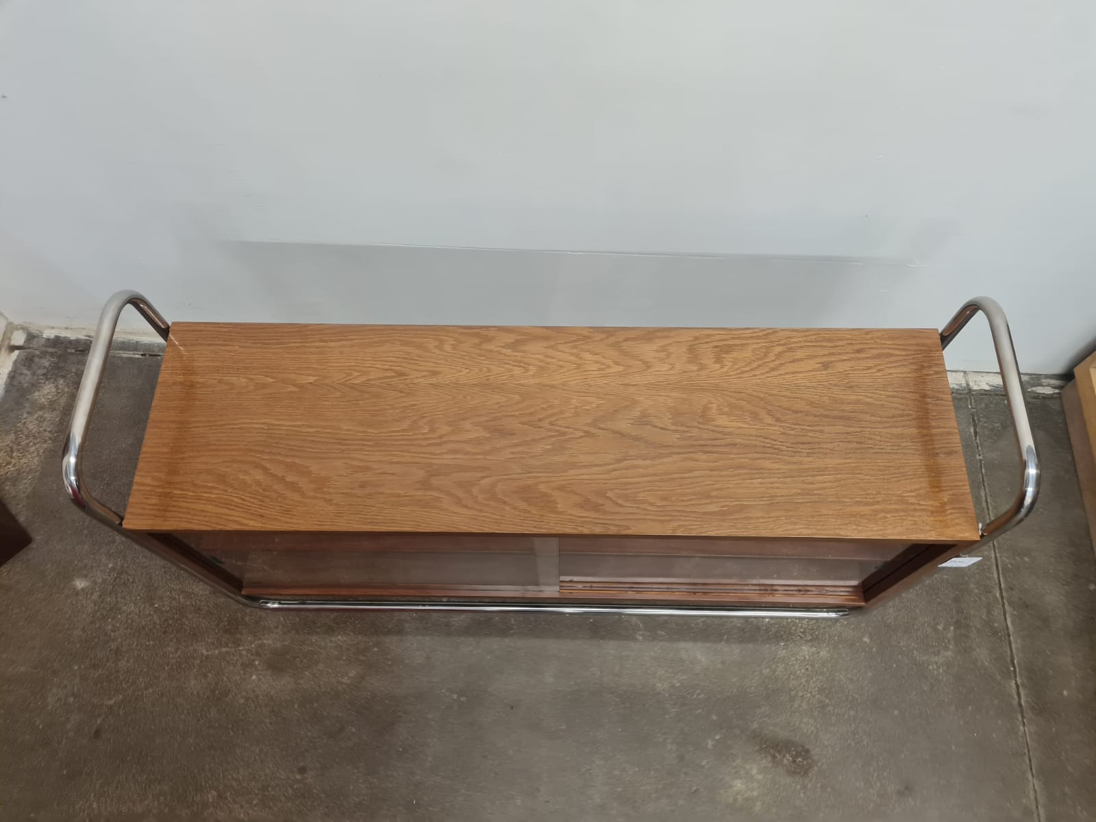 Bauhaus_Tubular_Steel_Display_Cabinet