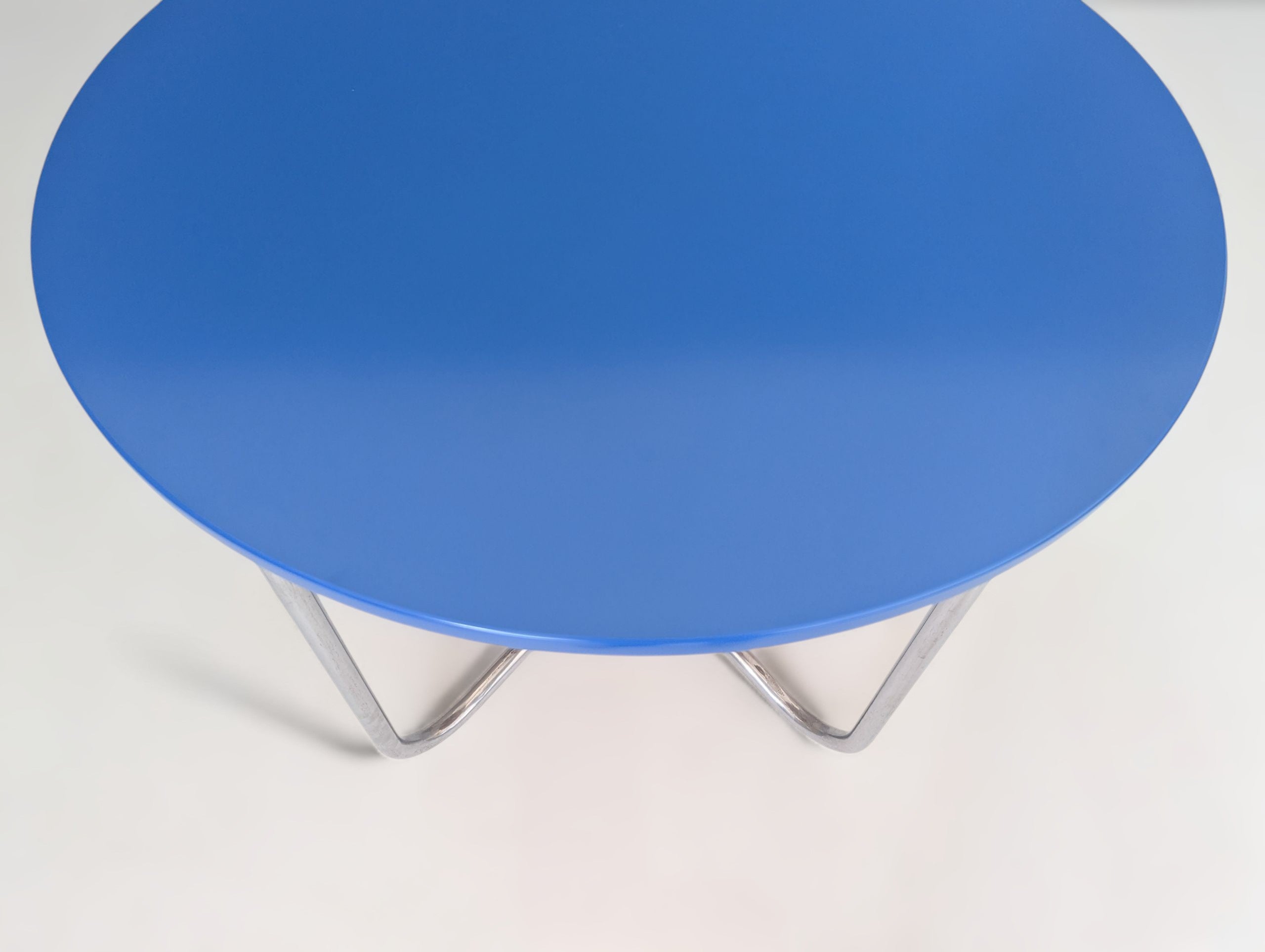 Set_of_Bauhaus_Tubular_Steel_Seating_H128_by_Jindrich_Halabala_for_UP_Zavody,_1930s