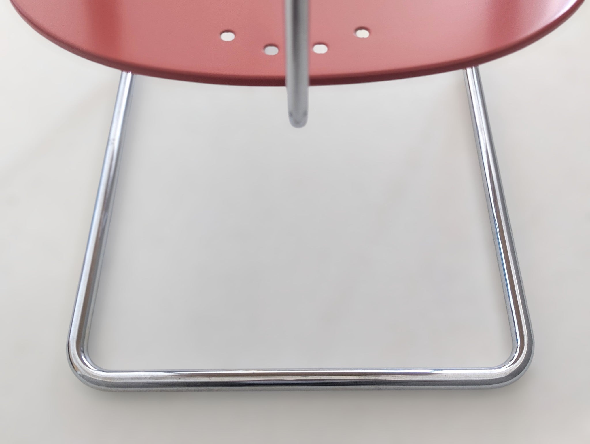 Set_of_Bauhaus_Tubular_Steel_Seating_H128_by_Jindrich_Halabala_for_UP_Zavody,_1930s