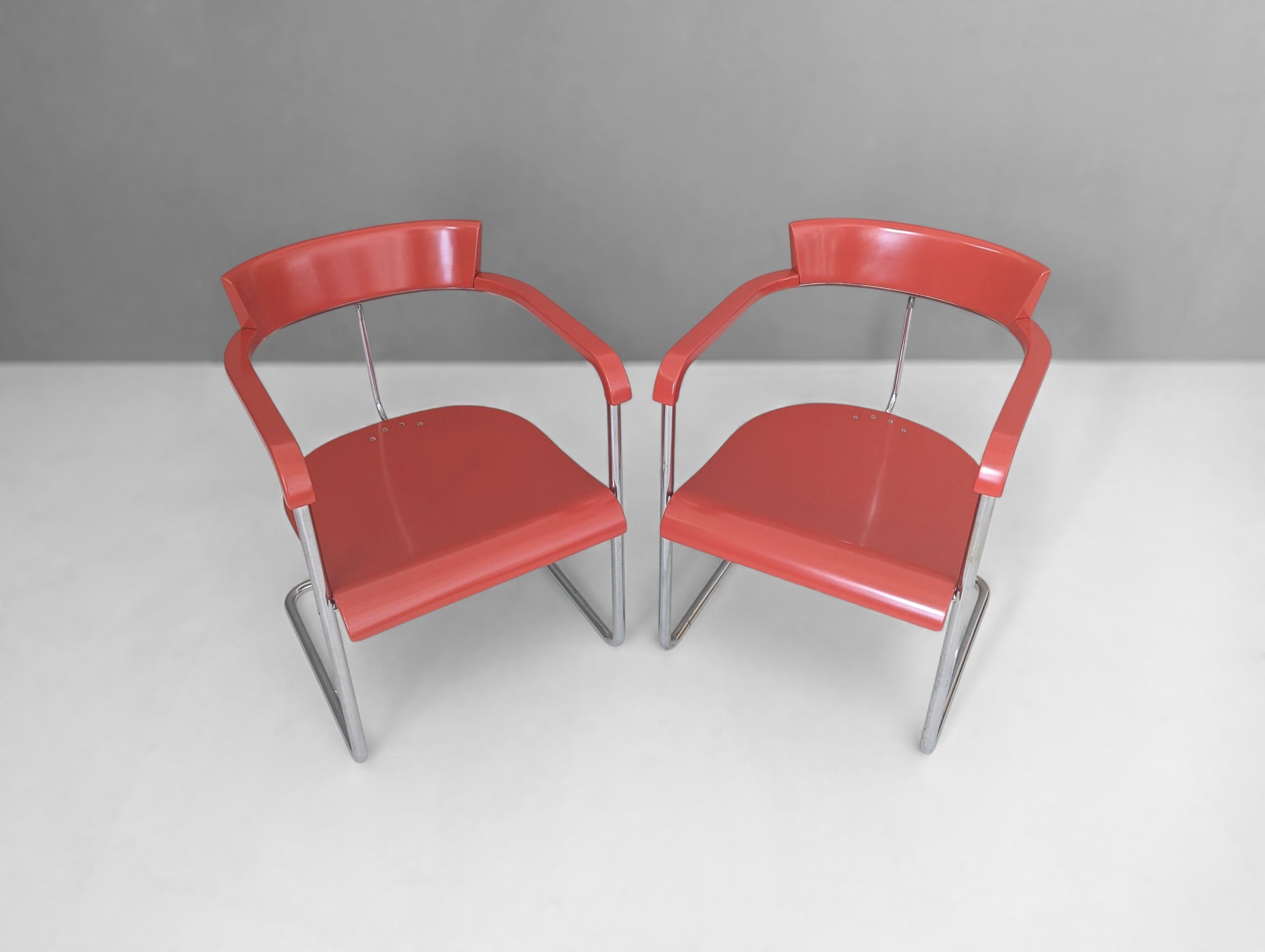 Set_of_Bauhaus_Tubular_Steel_Seating_H128_by_Jindrich_Halabala_for_UP_Zavody,_1930s