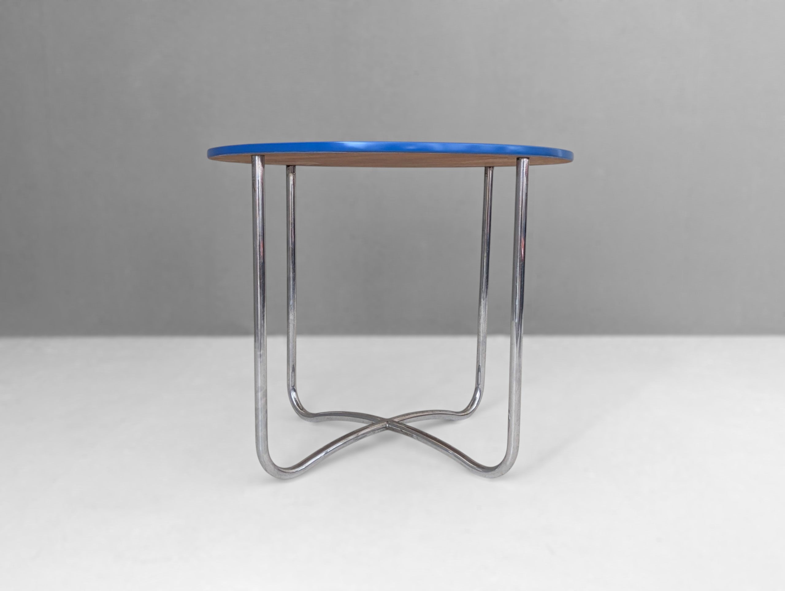Set_of_Bauhaus_Tubular_Steel_Seating_H128_by_Jindrich_Halabala_for_UP_Zavody,_1930s
