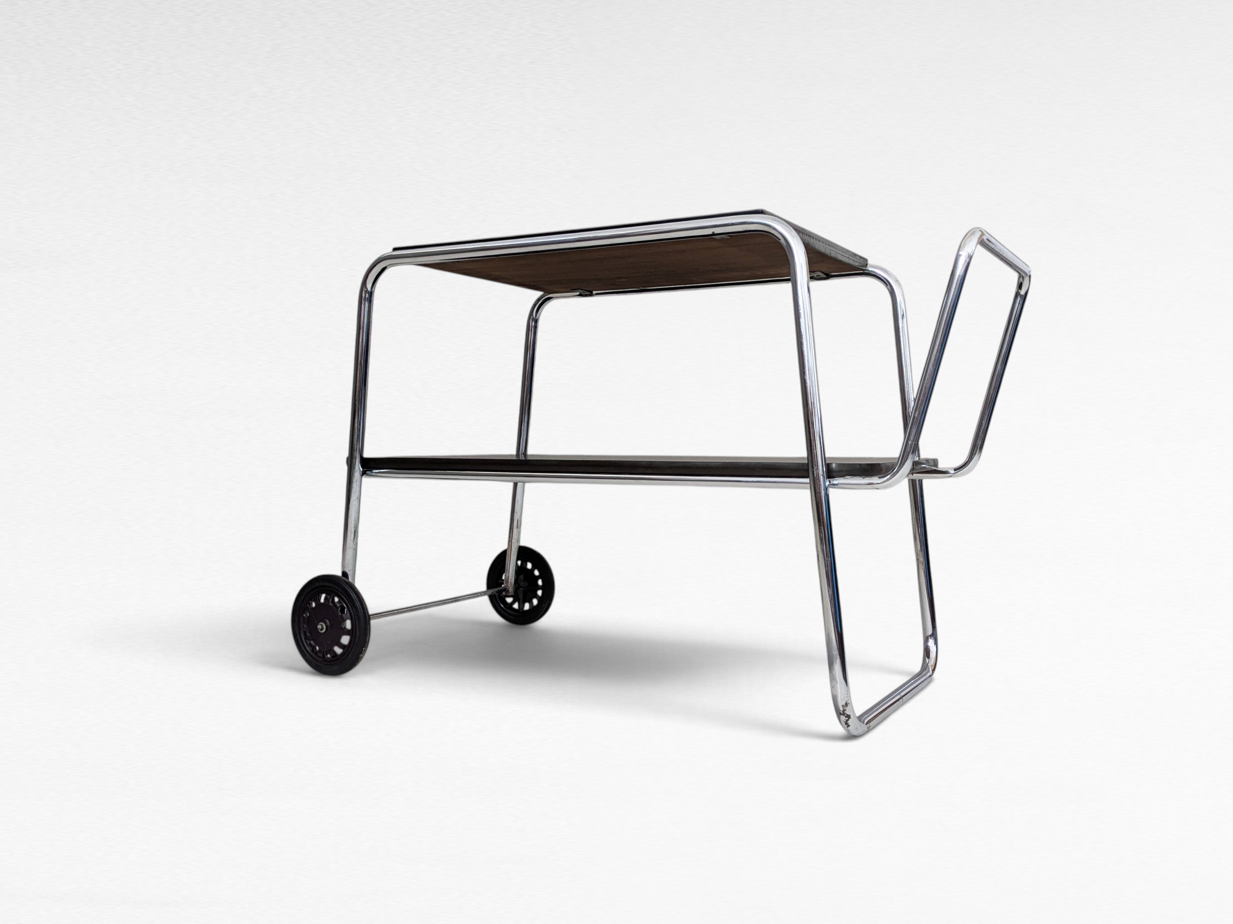 Bauhaus_tubular_steel_serving_cart_by_Robert_Slezák,_1930s