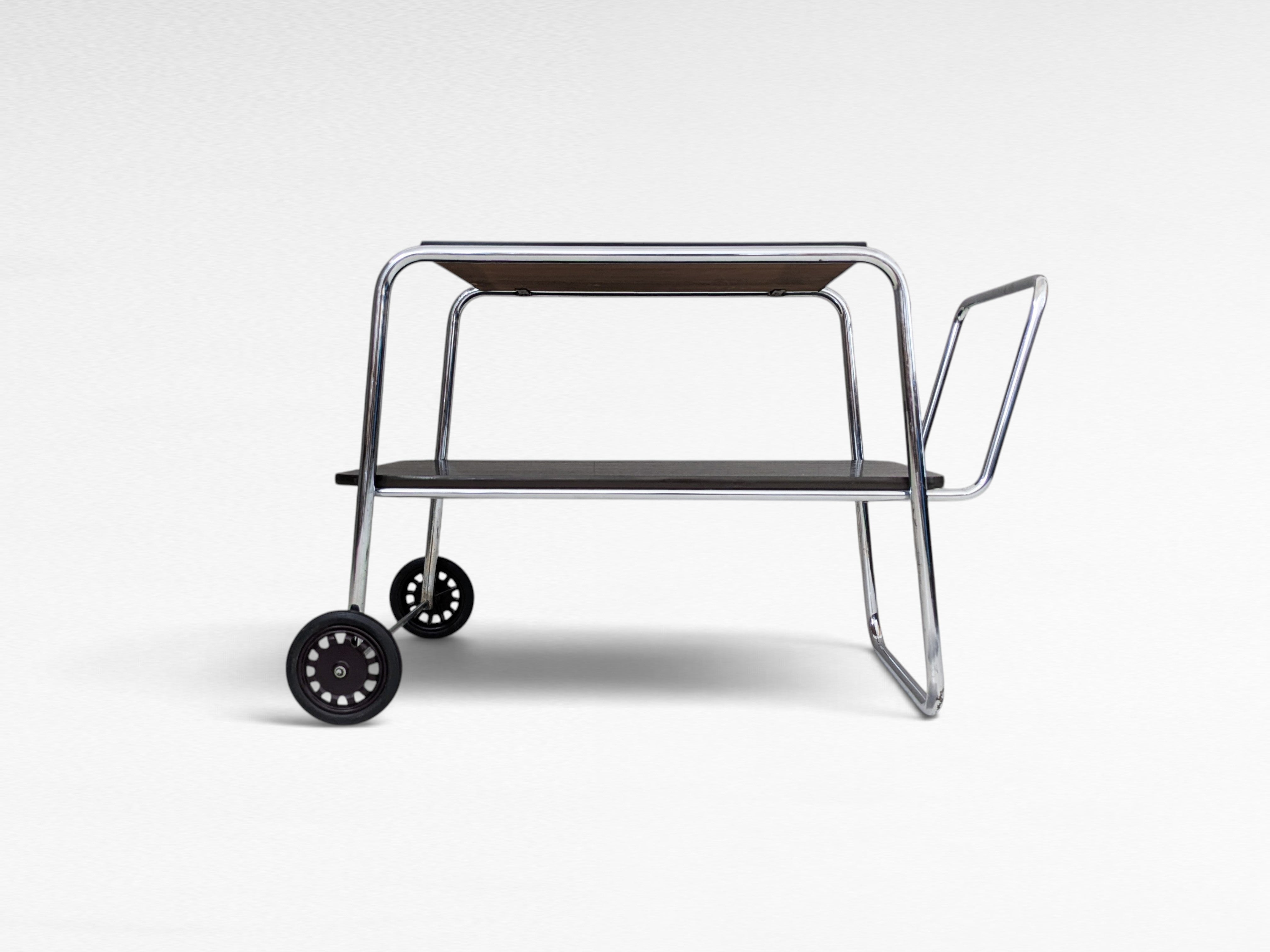 Bauhaus_tubular_steel_serving_cart_by_Robert_Slezák,_1930s