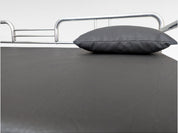 Hynek_Gottwald_Bauhaus_Tubular_Steel_Sofa_in_Chrome_and_Black_Vegan_Leather,_Czechoslovakia,_1930s