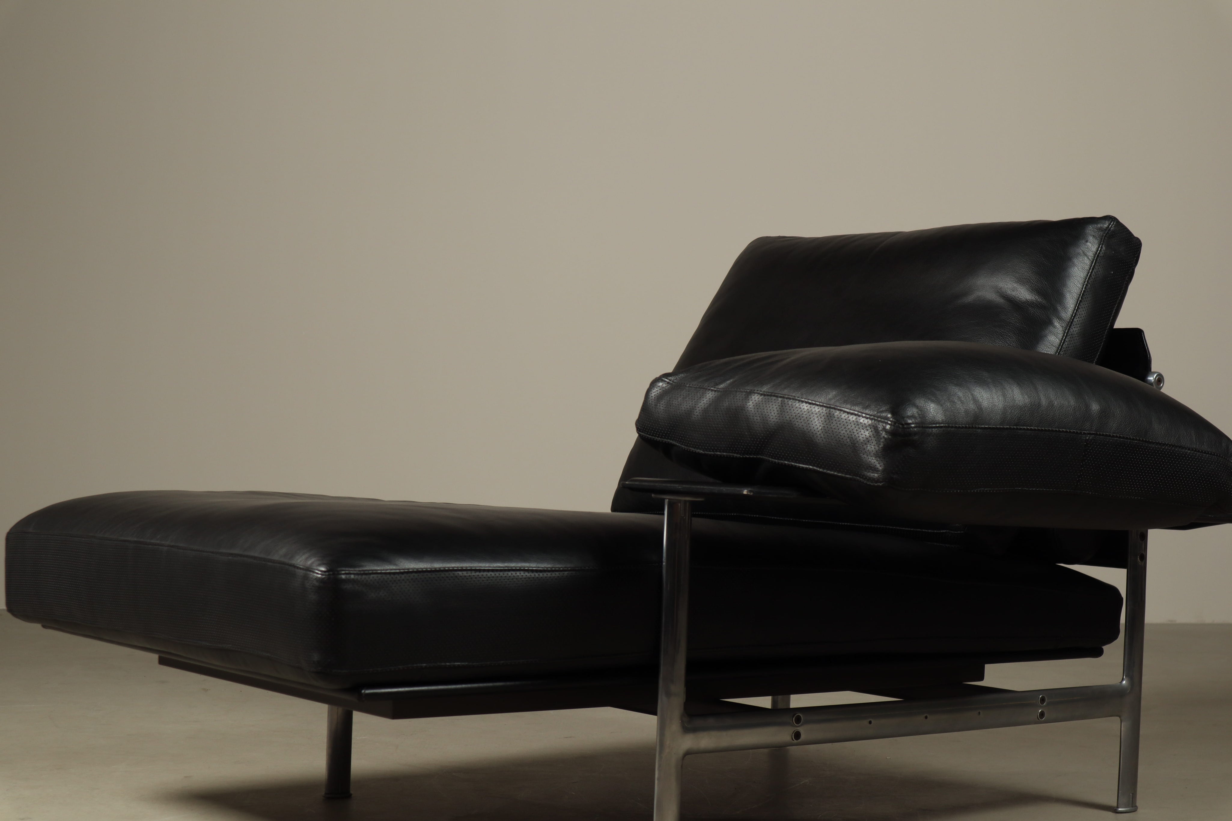 Diesis_Chaise_Longue_by_Antonio_Citterio_and_Paolo_Nava_for_B&B_Italia